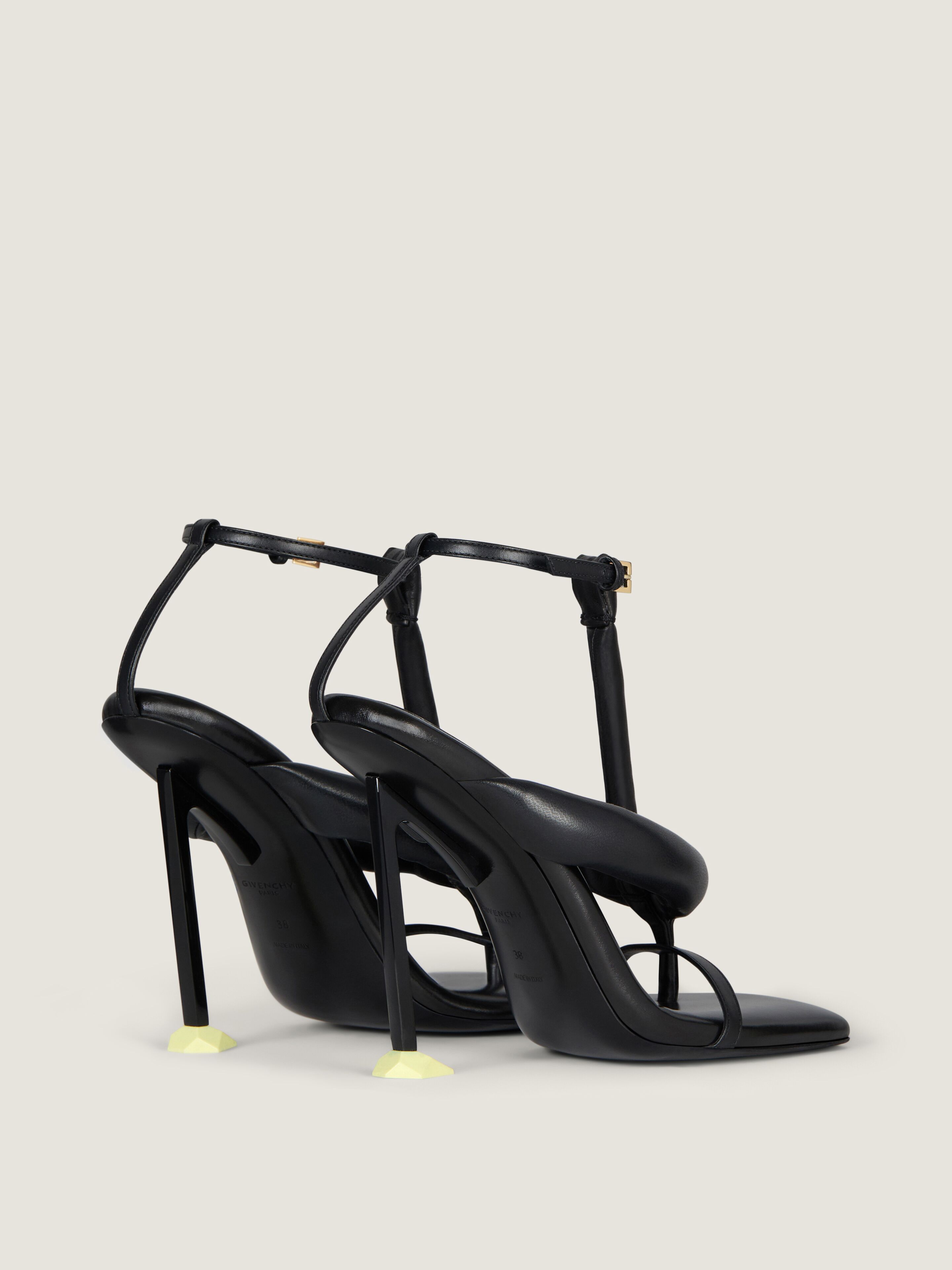 Boudoir bicolor heeled thongs in nappa leather in - black
