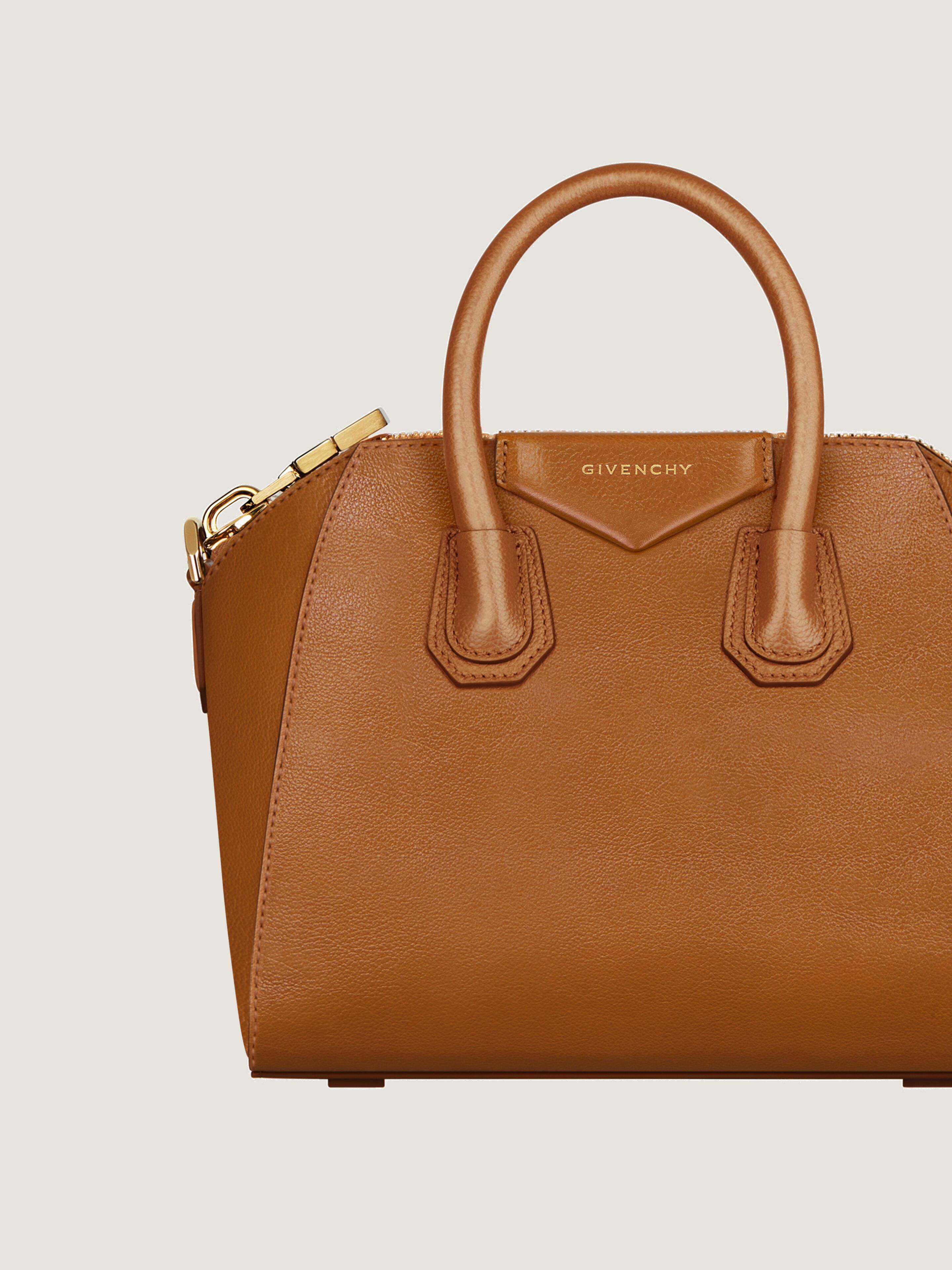 【GIVENCHY】Mini Antigona Grain Leather Tote Bag/送料込み Mini Antigona bag in grained leather in - black | Givenchy US