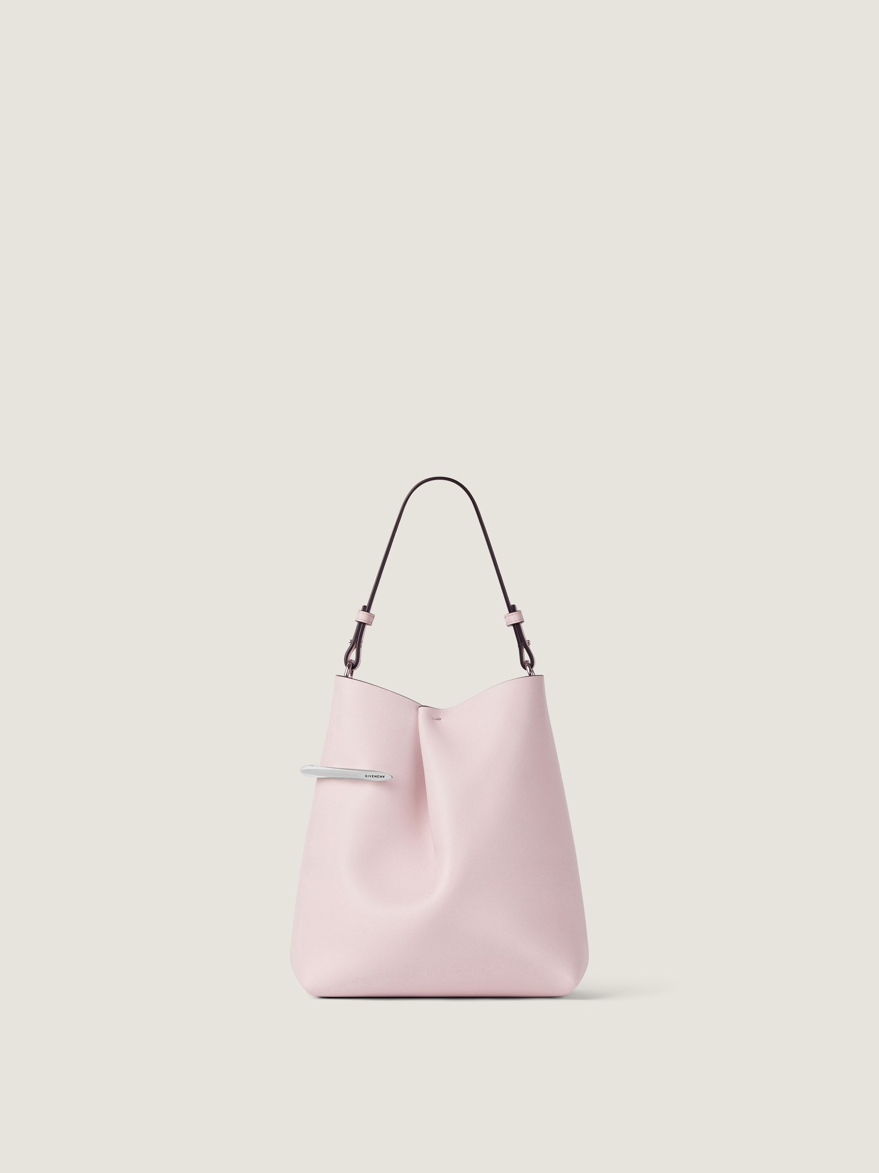 GIVENCHYレザーハンドバッグ(ペールピンク) Pinch Me pouch in nappa leather | Givenchy US | Givenchy