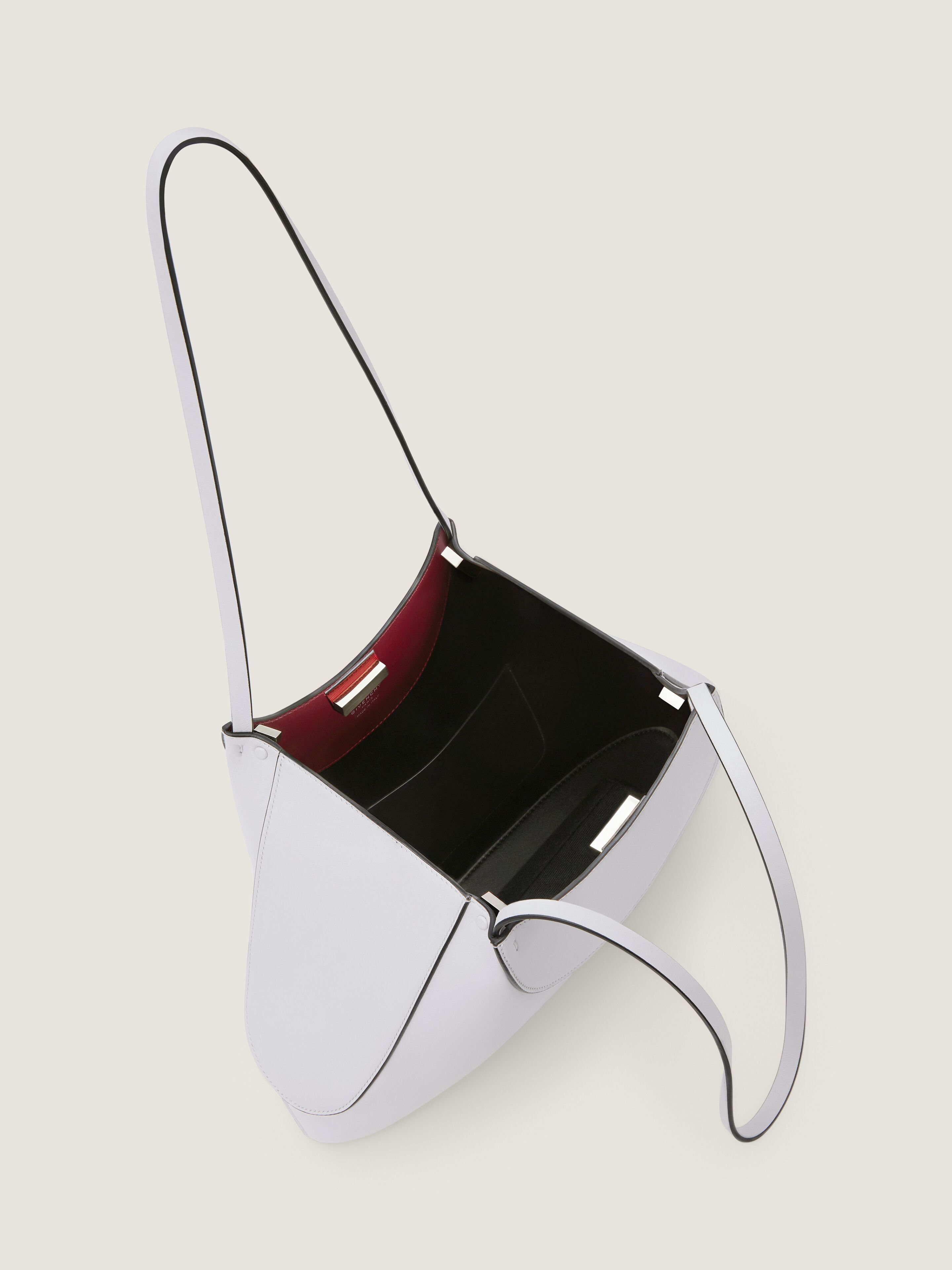 Small Facet tote bag in grained leather in - cloud grey