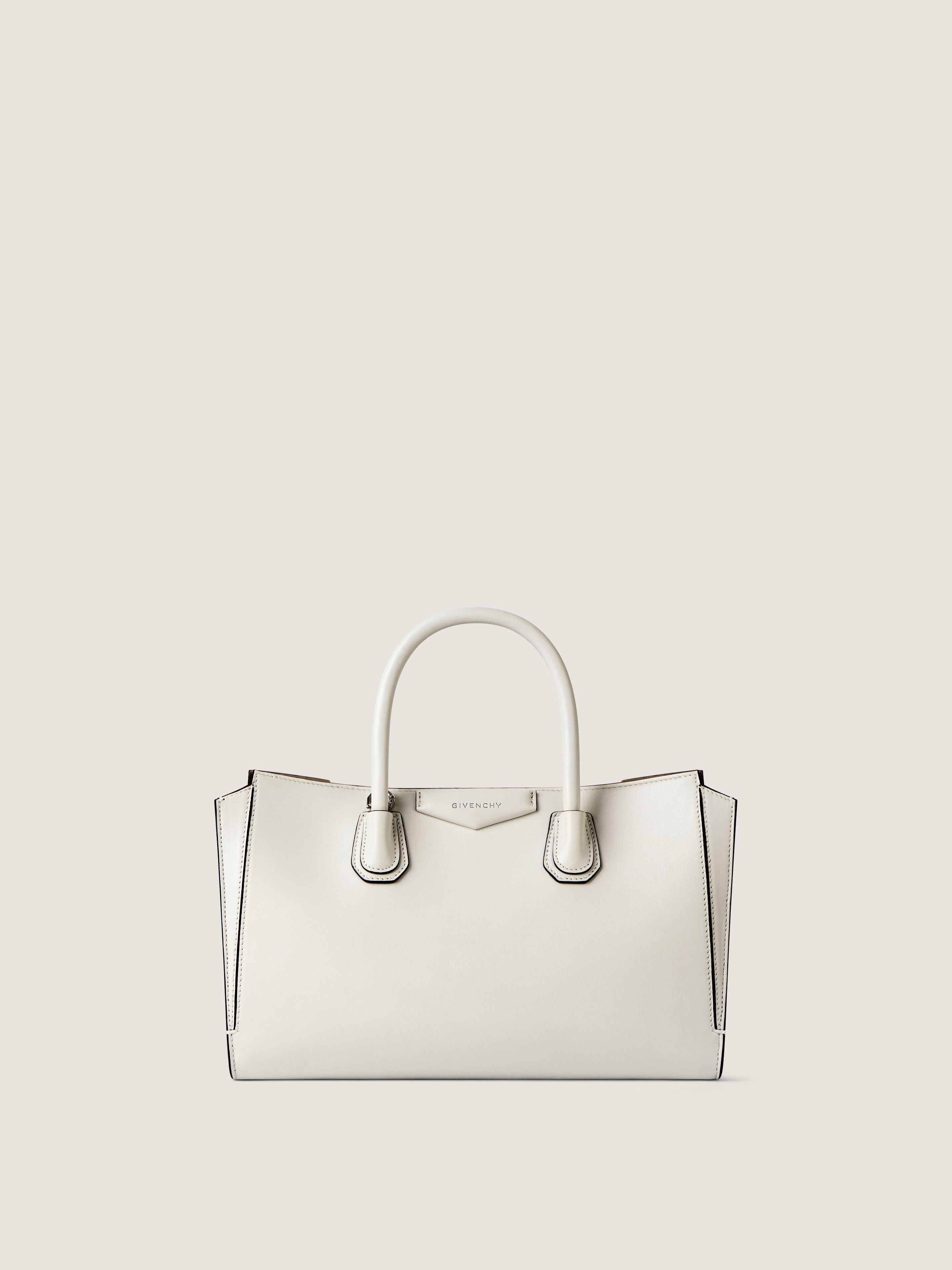 Small Antigona Catchall bag in shiny grained leather in - chalk