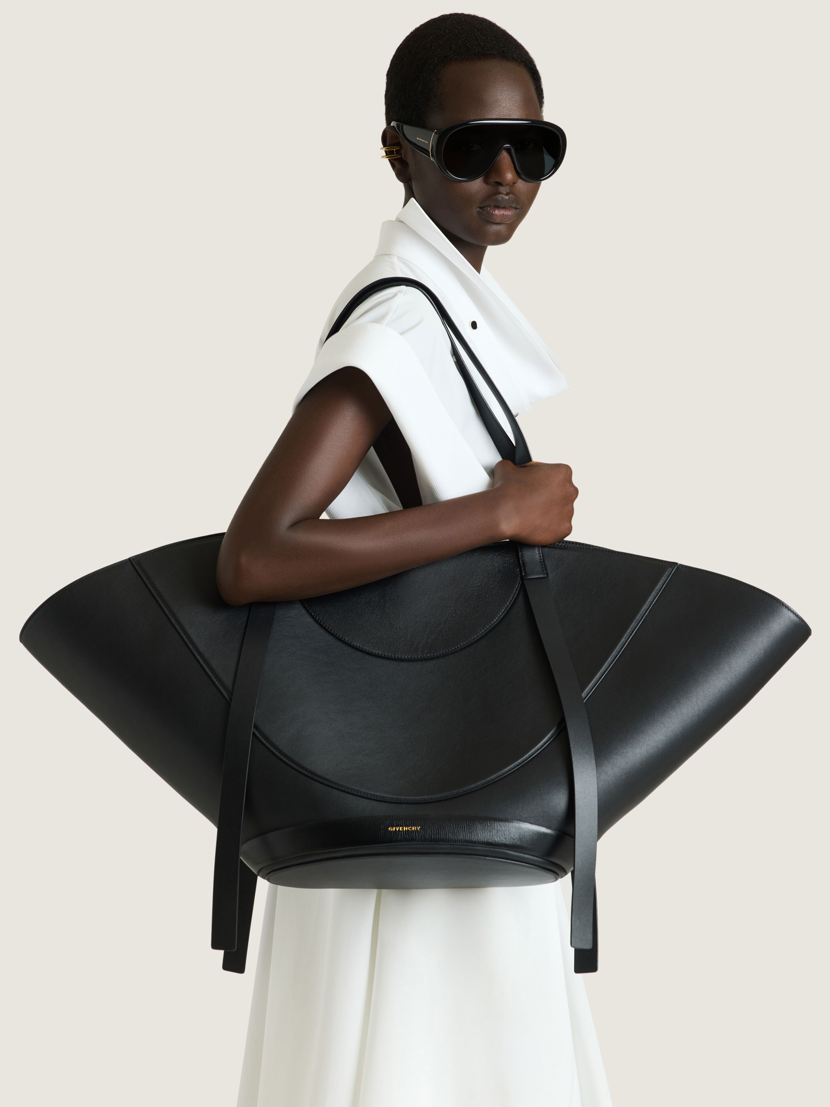 Large The Snatch basket bag in leather in - black - BB519NB2DG-001