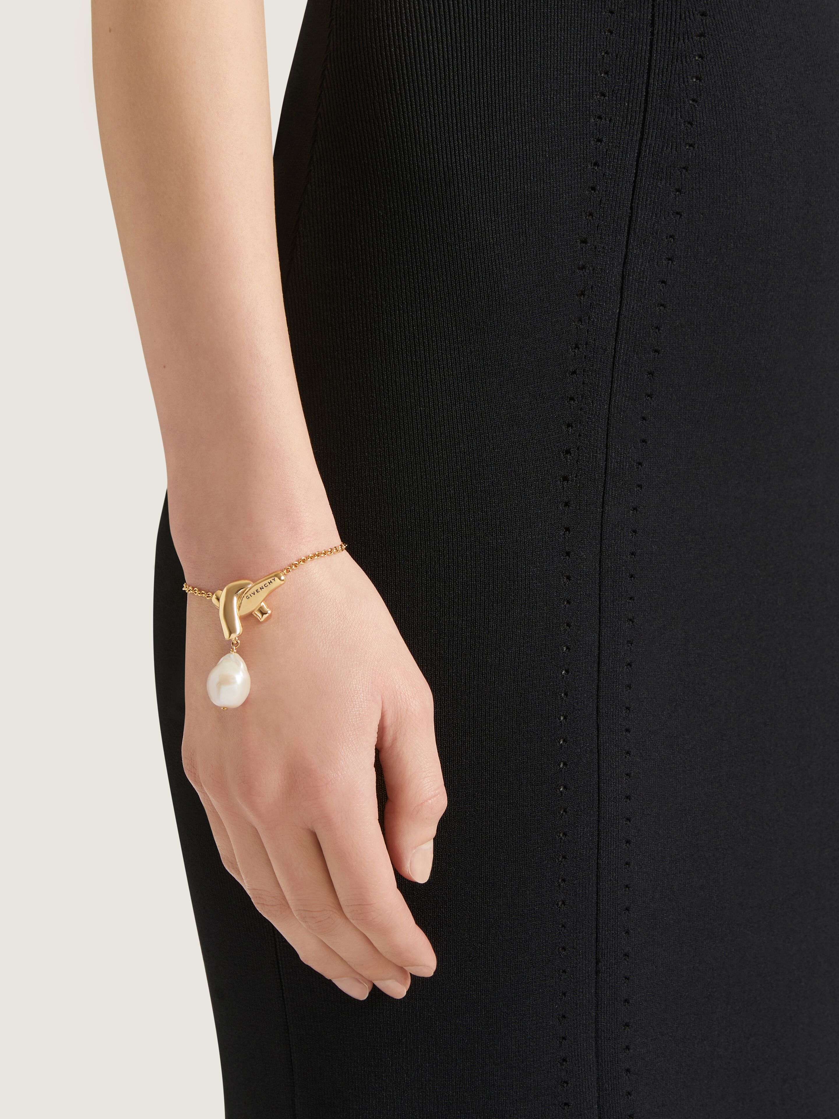 Chain Link bracelet in metal and pearl | Givenchy US | Givenchy