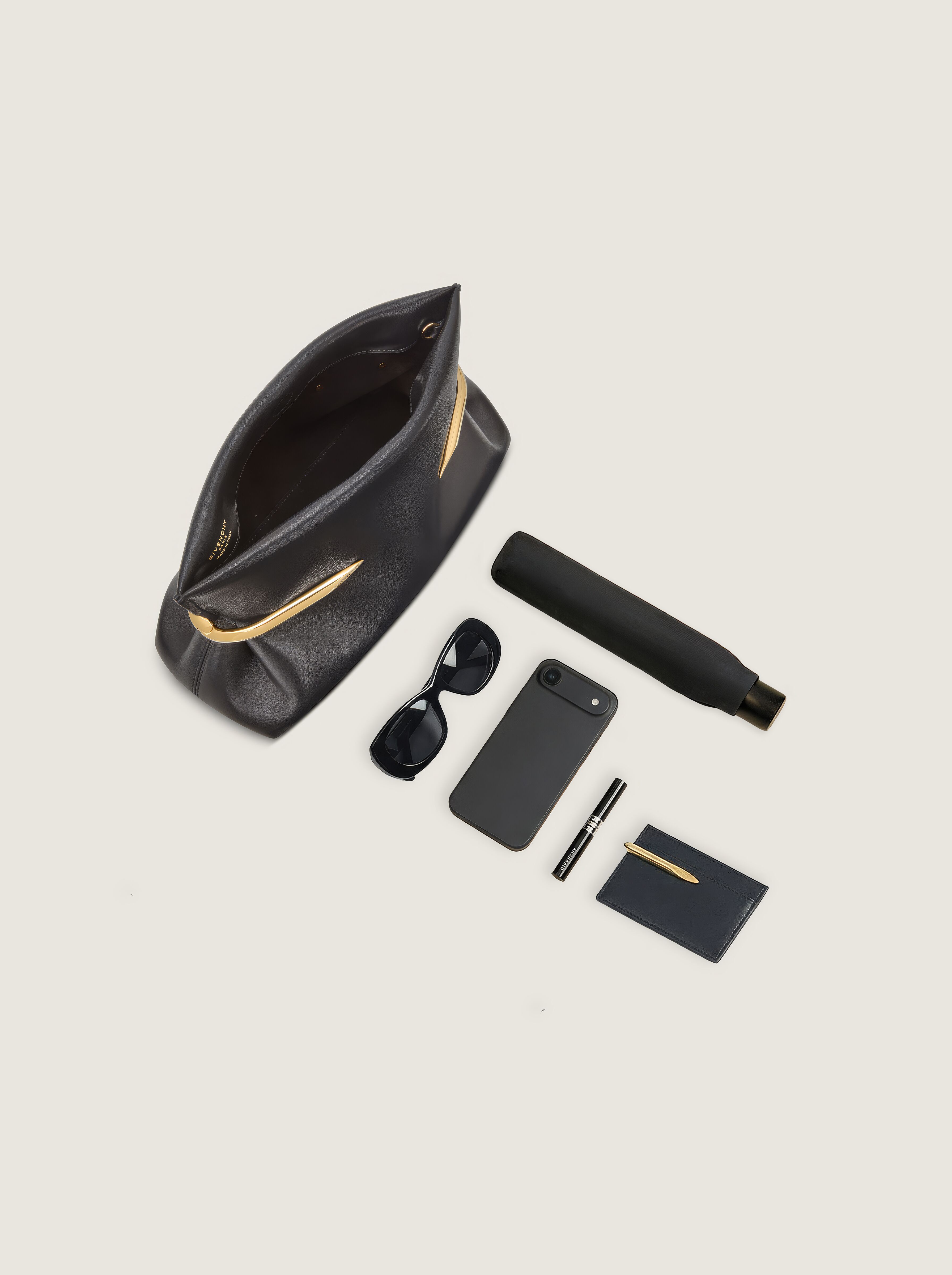【俺です】GIVENCHY クラッチ GIVENCHY クラッチバッグが入荷致しました！！ | カインドオル（kindal
