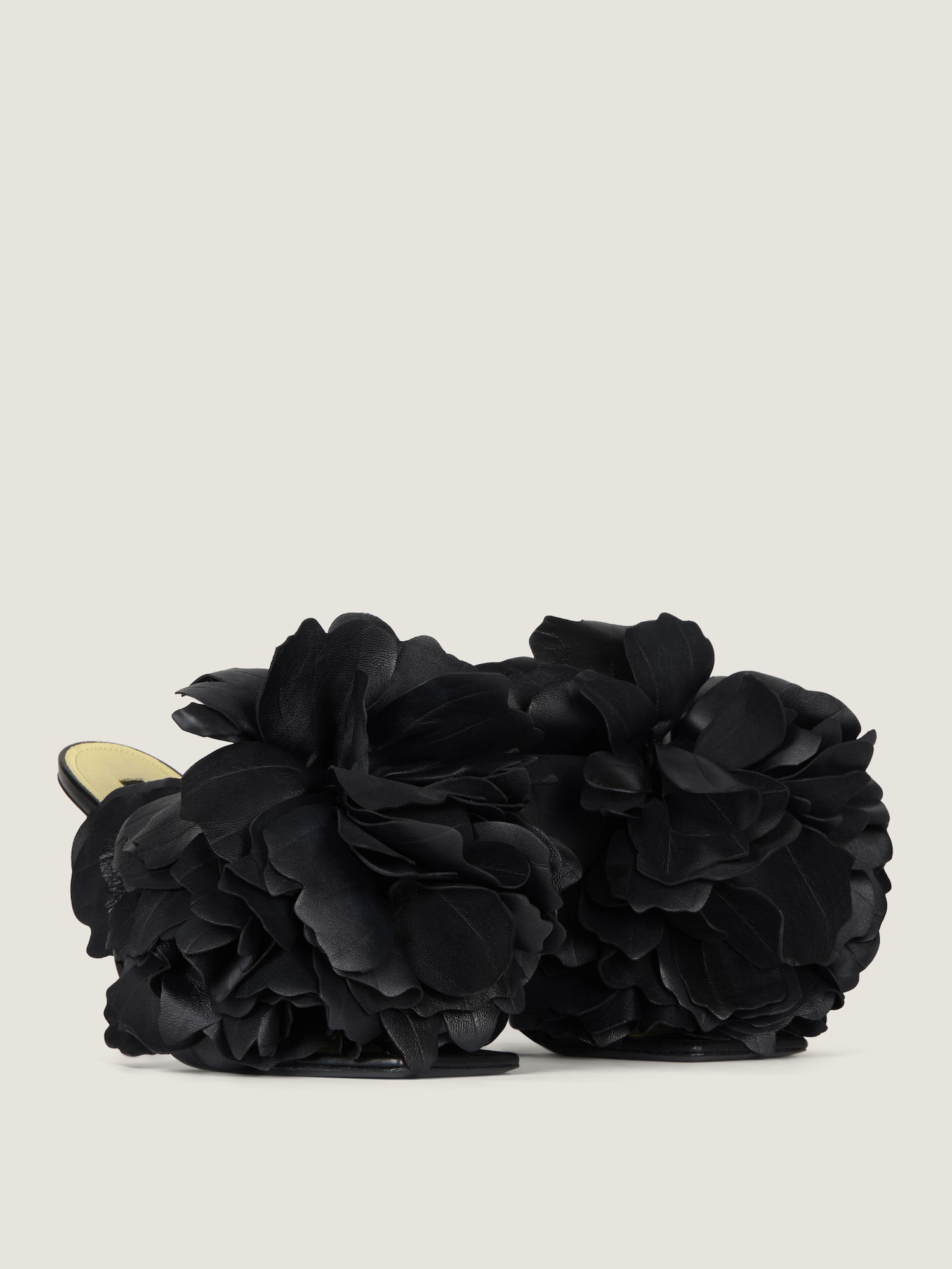 Boudoir heeled mules in leather with rose petals