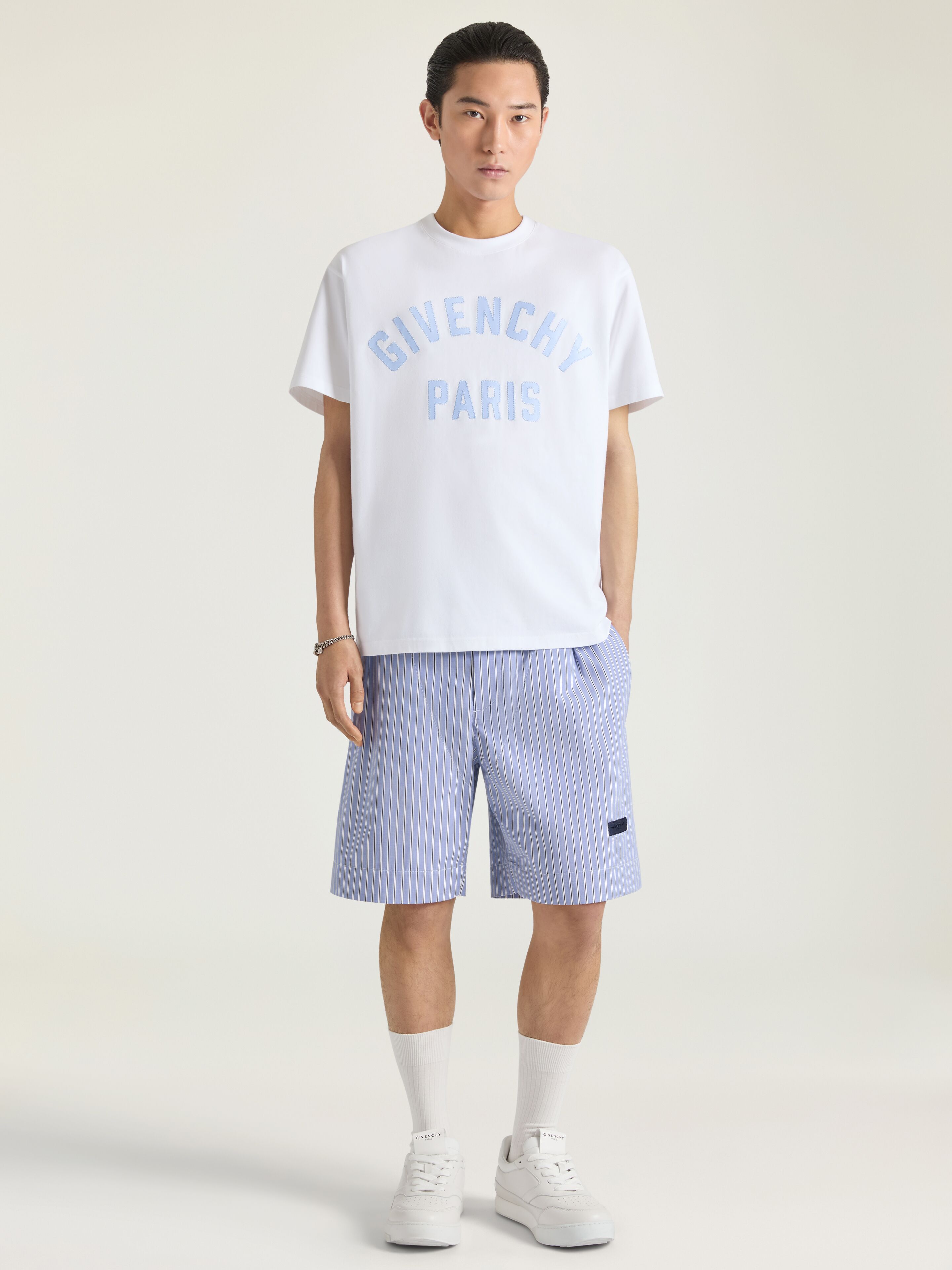T-shirt in cotton with Givenchy Paris embroidery in - white/light