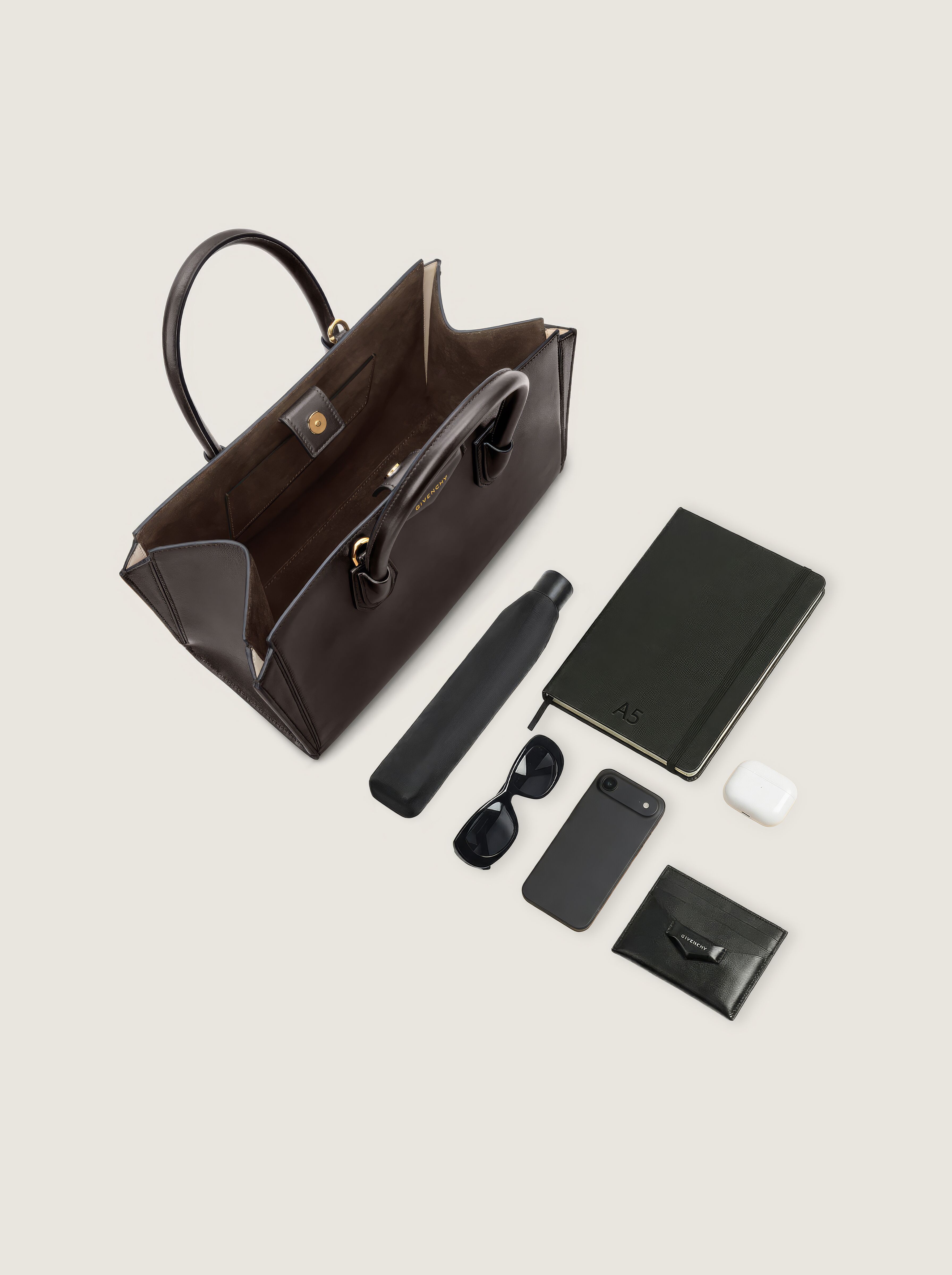 Small Antigona Catchall bag in shiny grained leather | Givenchy US