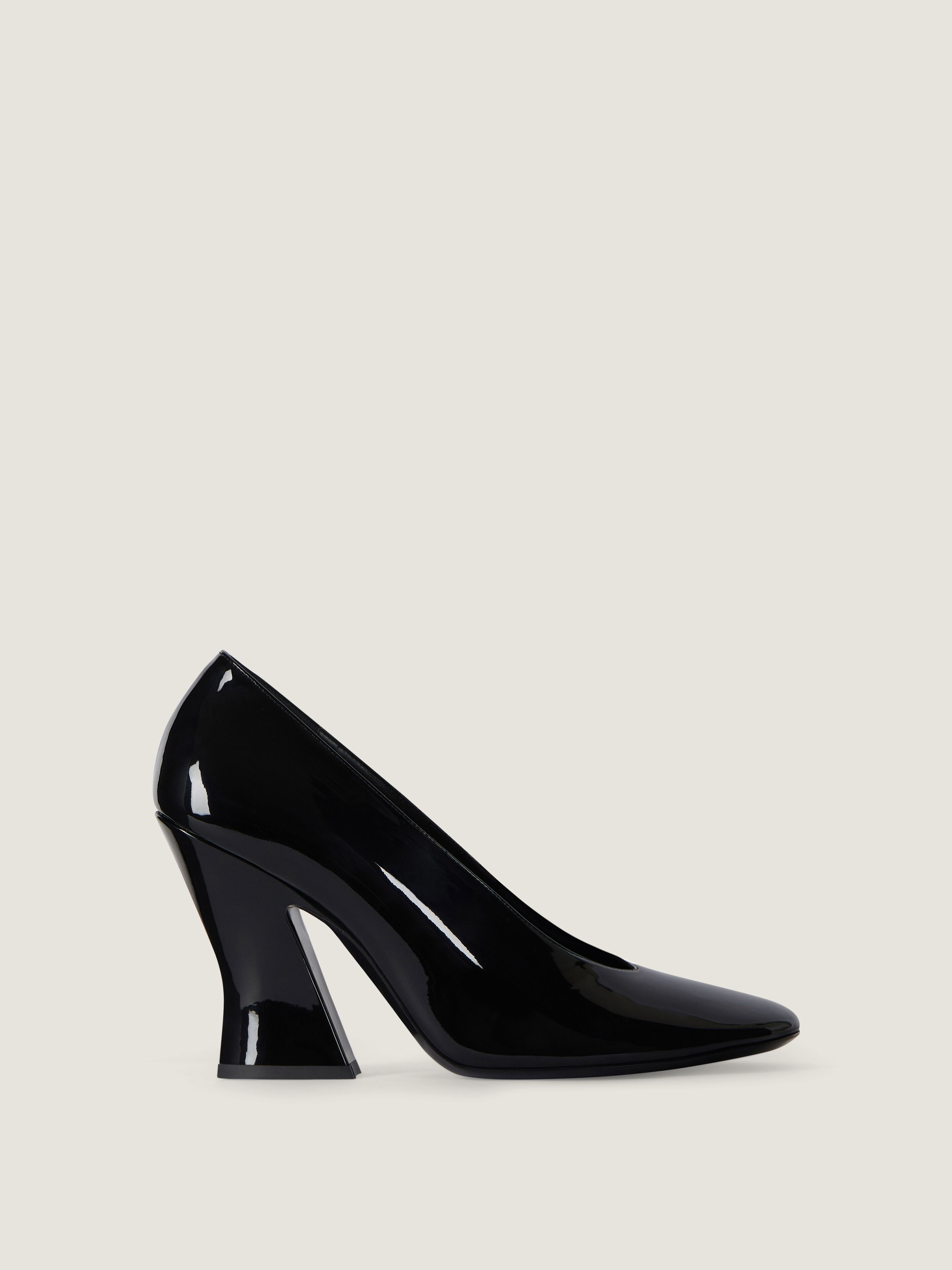 Givenchy Sculpted Pumps In Patent Leather