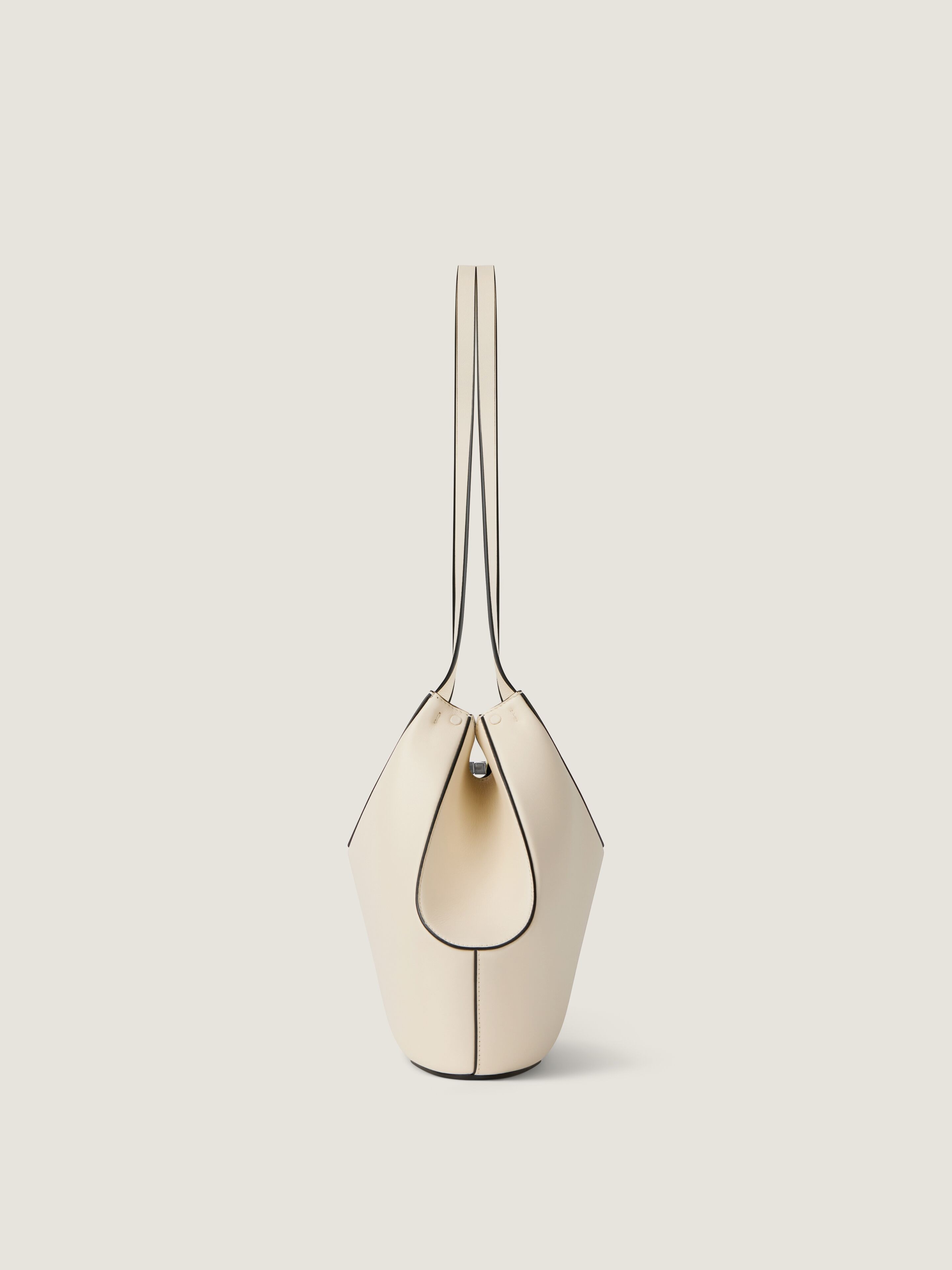 Small Facet tote bag in grained leather in - cream - BB516PB2DL
