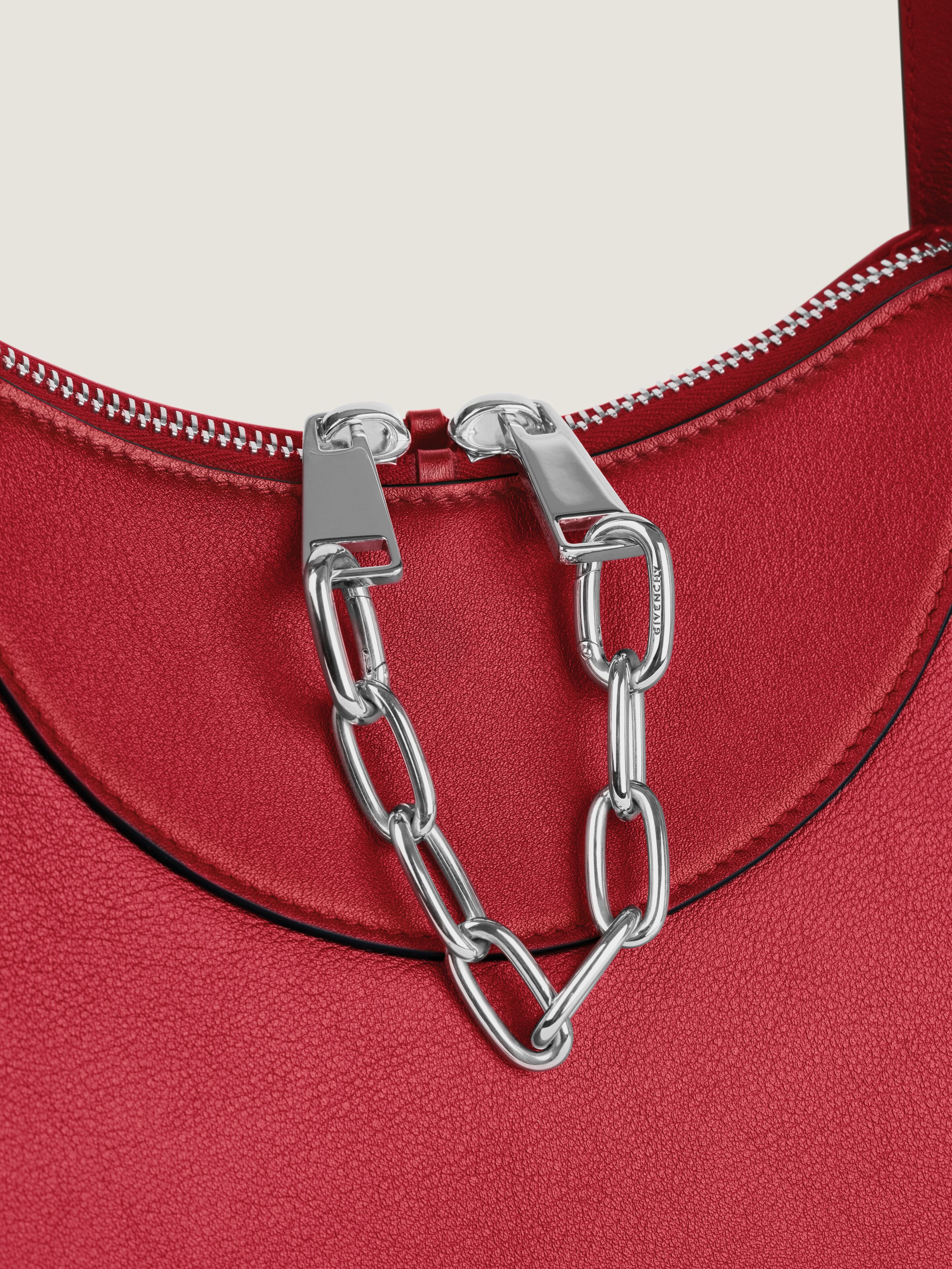 Medium The Snatch bag in grained leather - equestrian red in