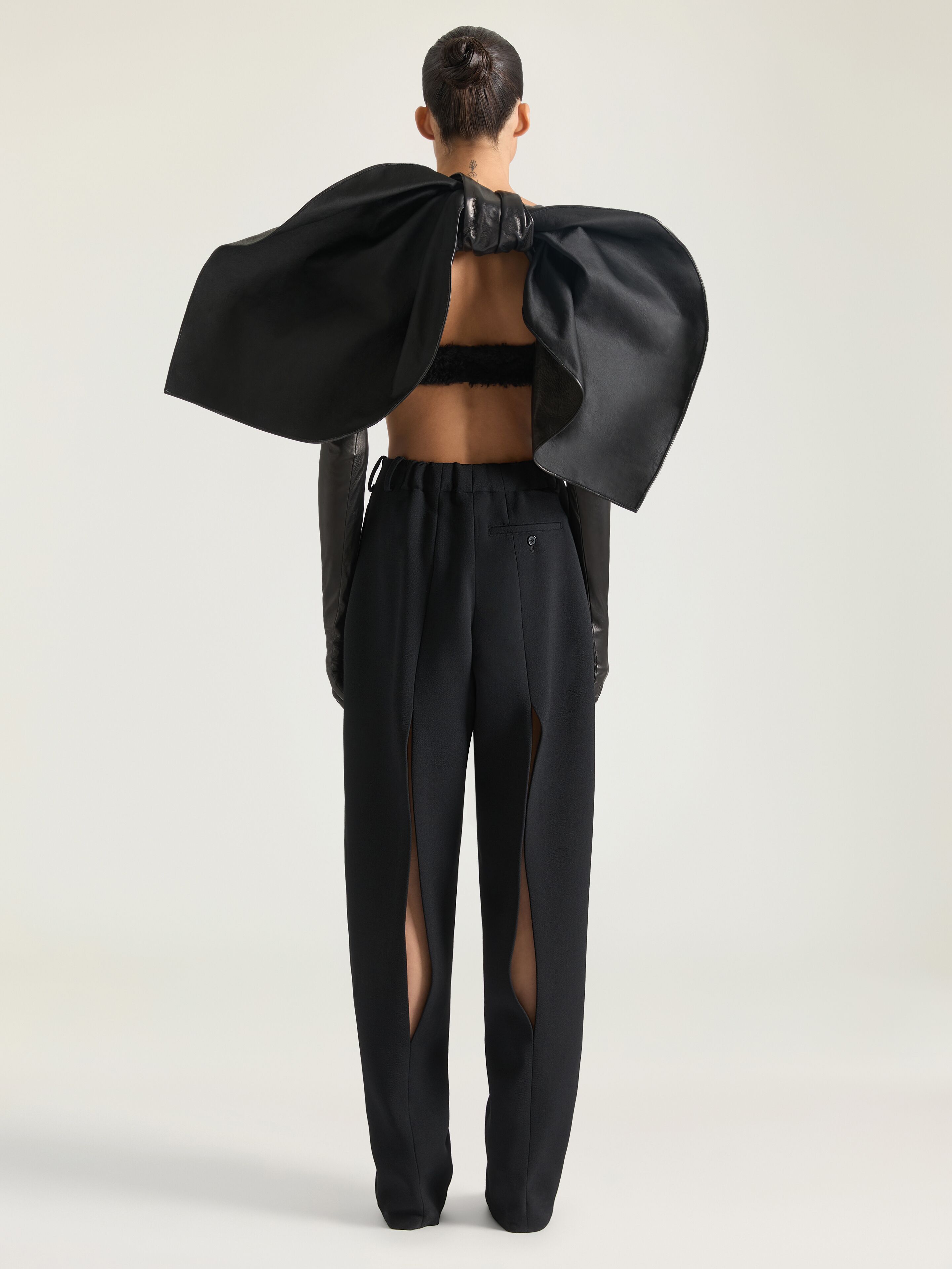 Slashed double pleat pants in wool in - black - BW518415CT-001