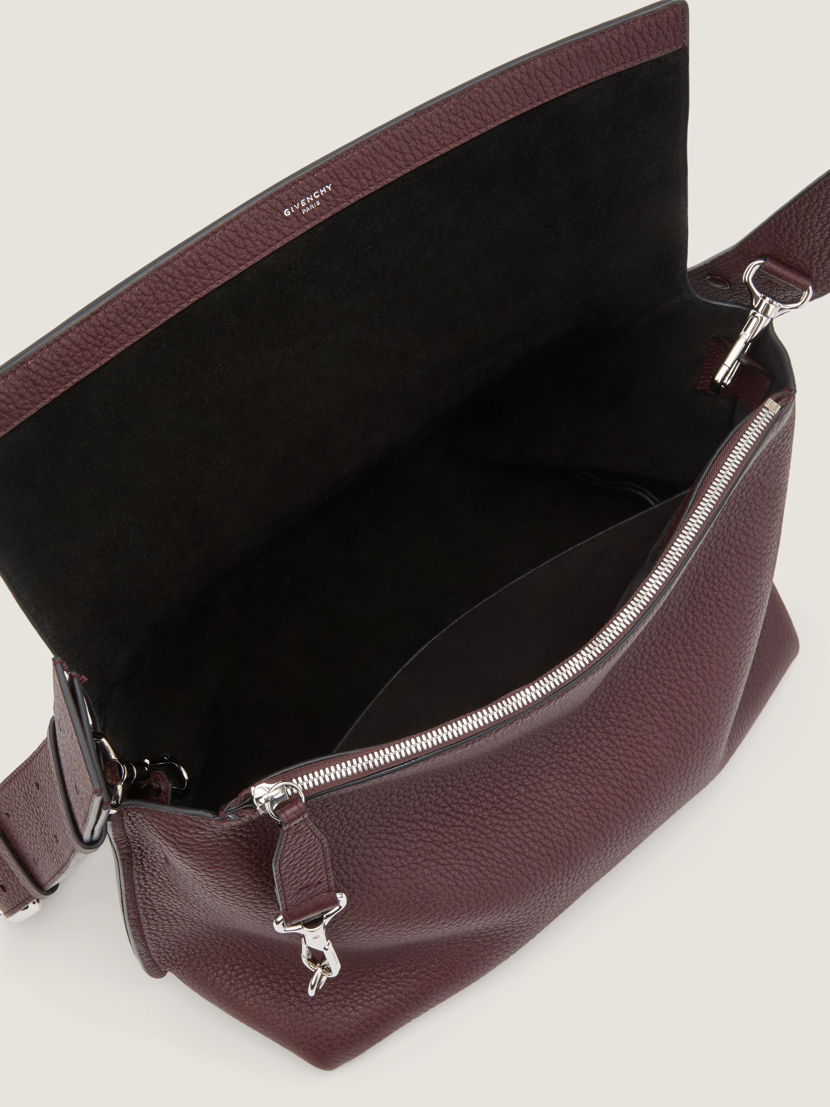 Fold bag in grained leather | Givenchy US | Givenchy