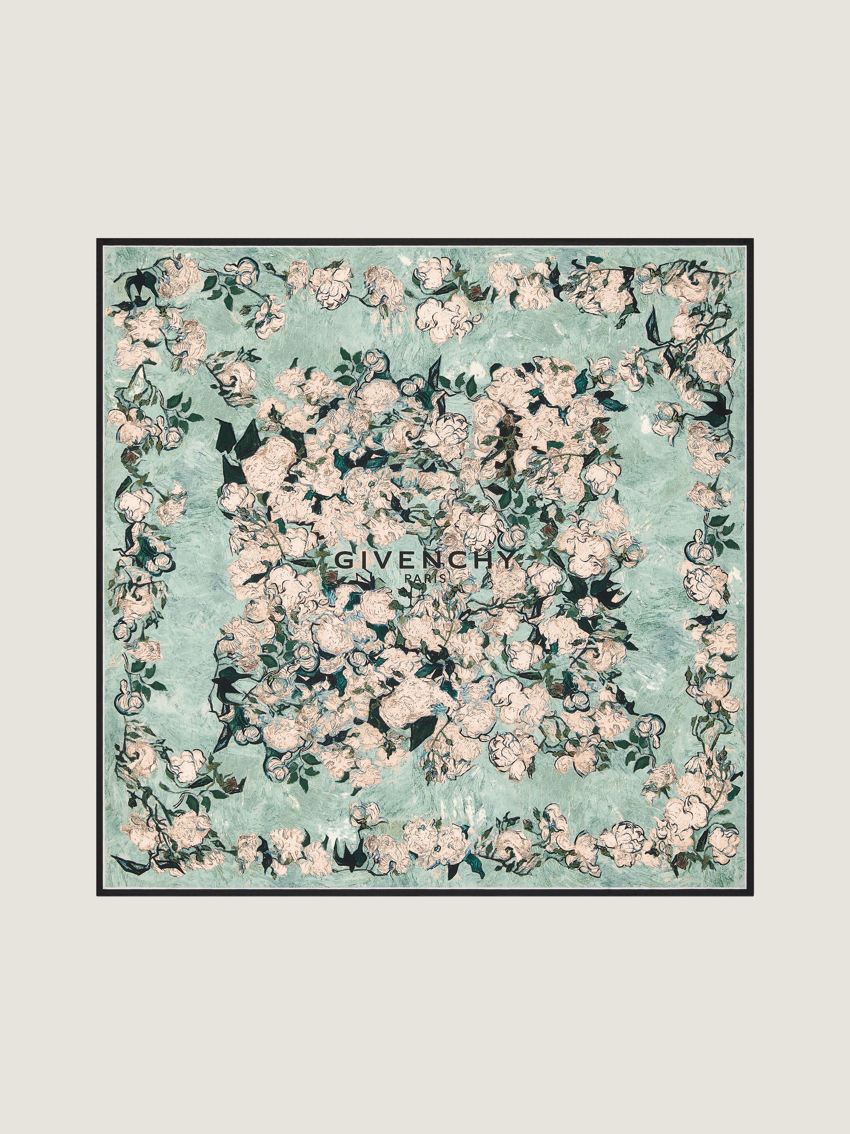 Square in silk with roses print in - light mint green - BG00QTG002