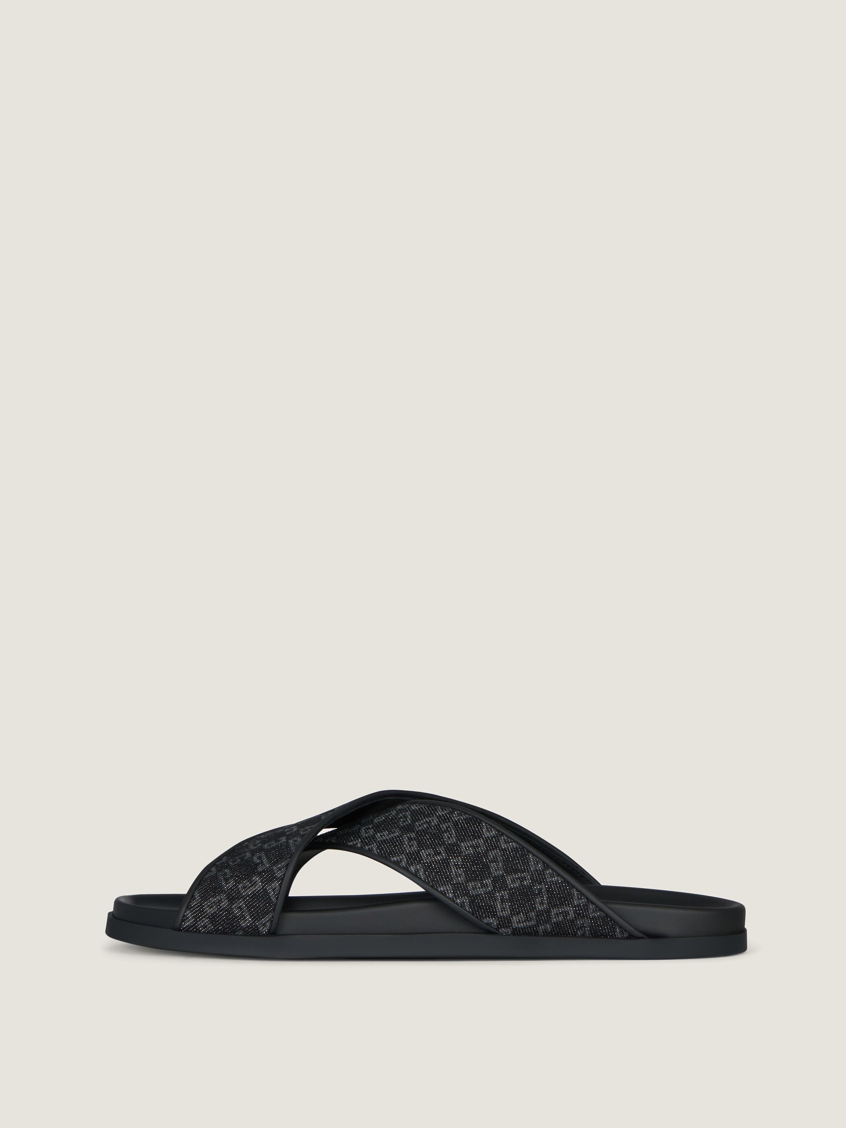 G Plage flat mules in monogram 72 denim | Givenchy CA | Givenchy