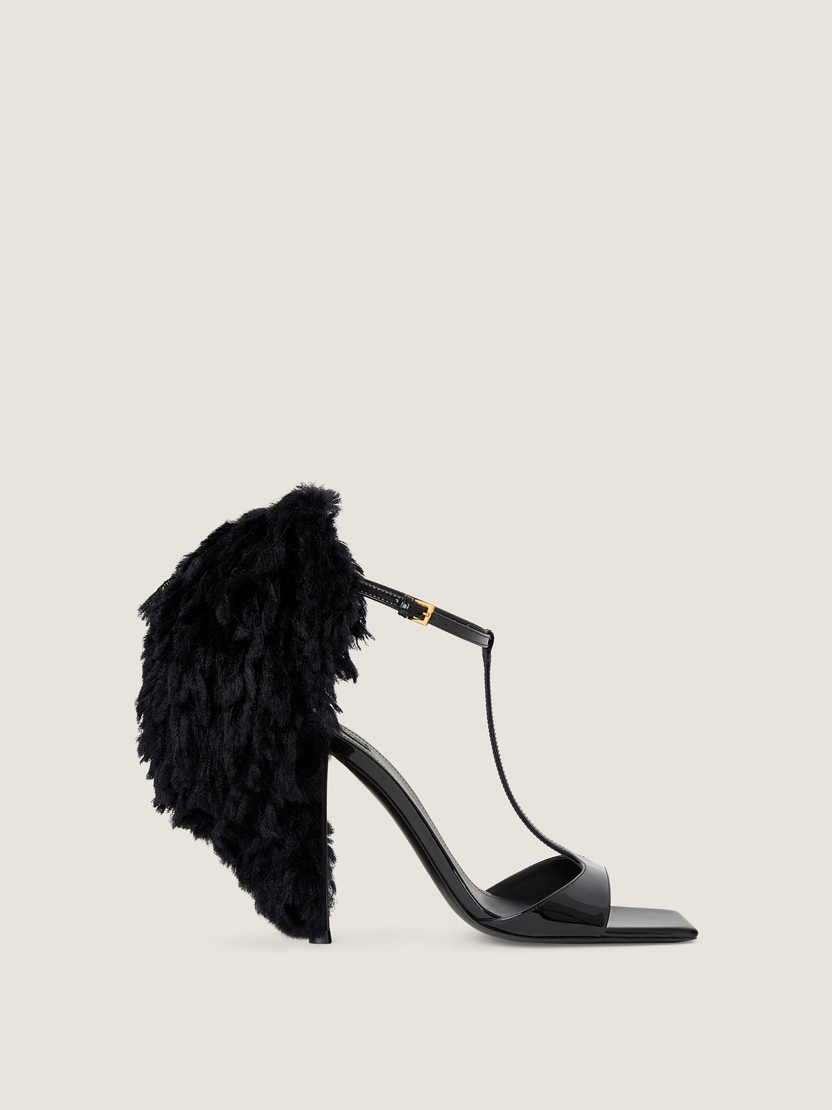 Givenchy Sandales À Talons Pompom En Cuir Vernis Et Maille In Noir