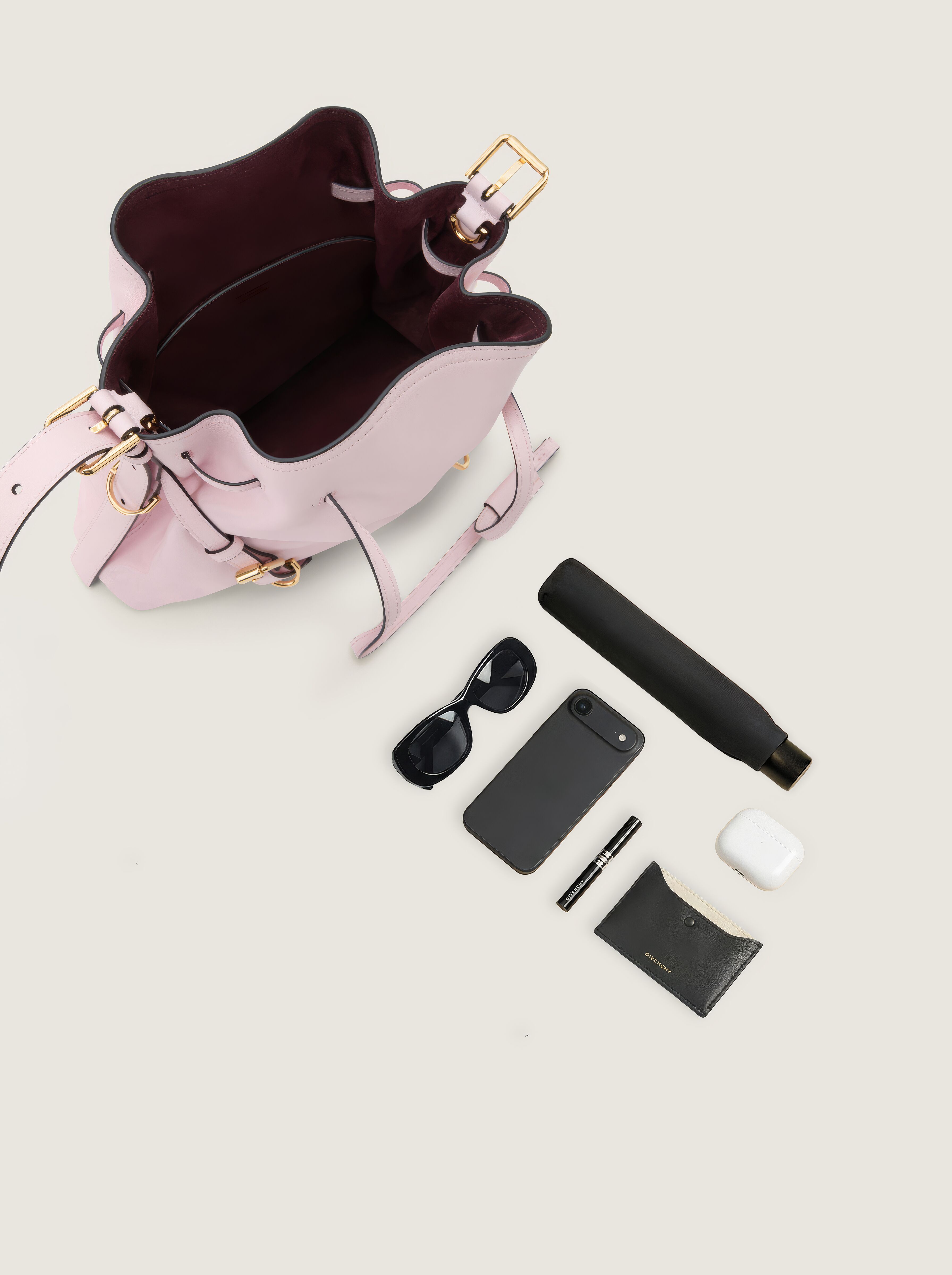 Small Voyou Bucket bag in shiny leather in - light pink