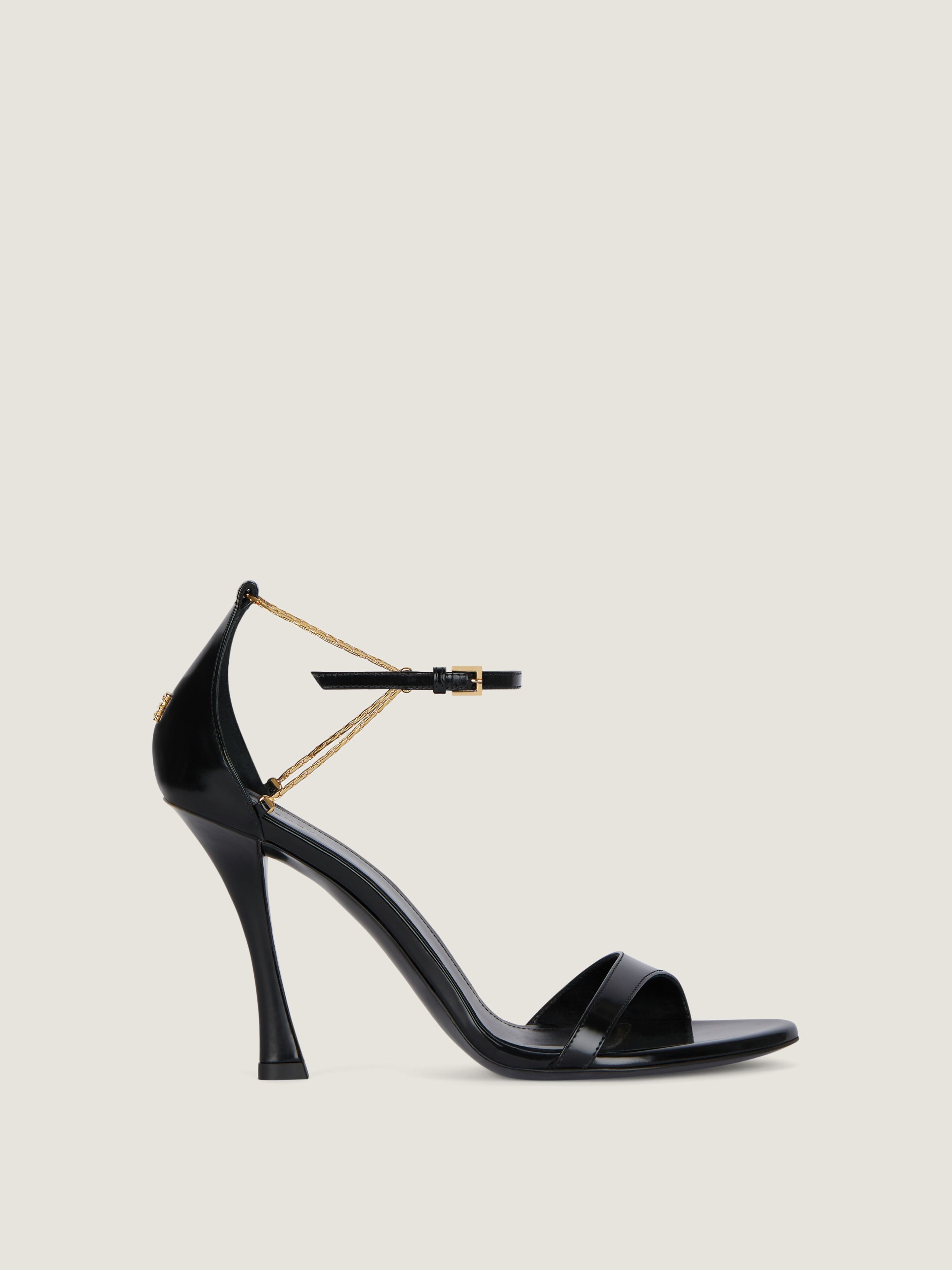 【関税&送料込】Givenchy 4G Liquid Sandals 4G Liquid heeled sandals in leather in - black/golden