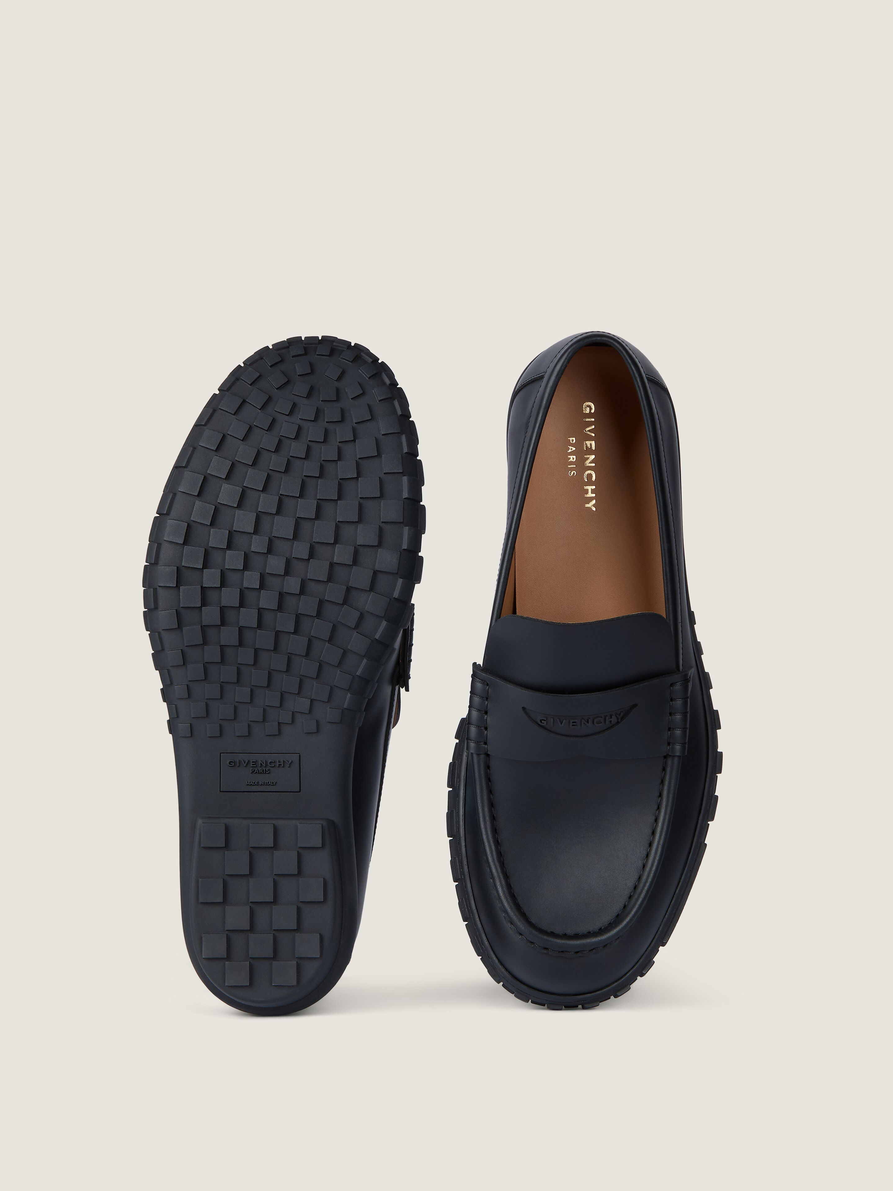GIVENCHY Echo loafers in leather in - black - BH203LH1X8-001