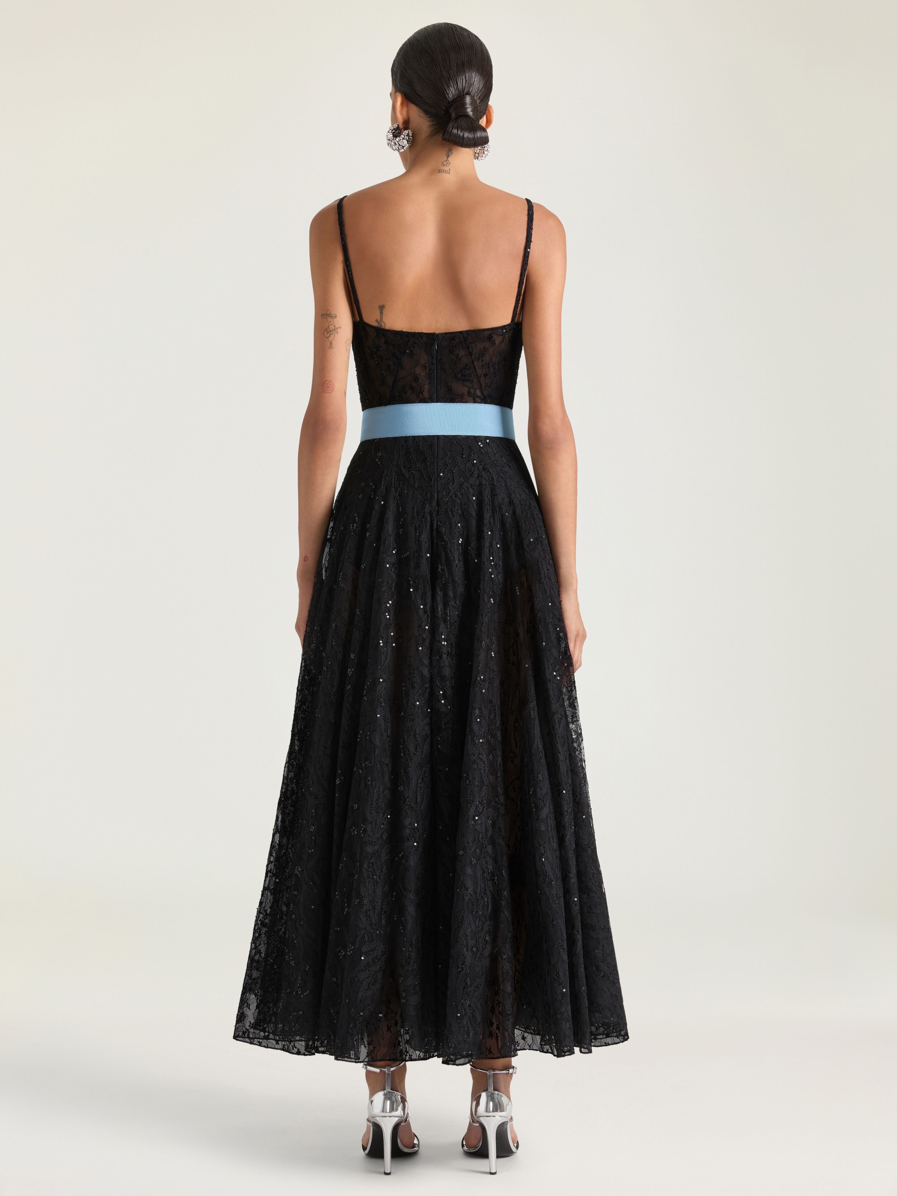 Sliced evening dress in lace and sequins in - black - BW22PR202G