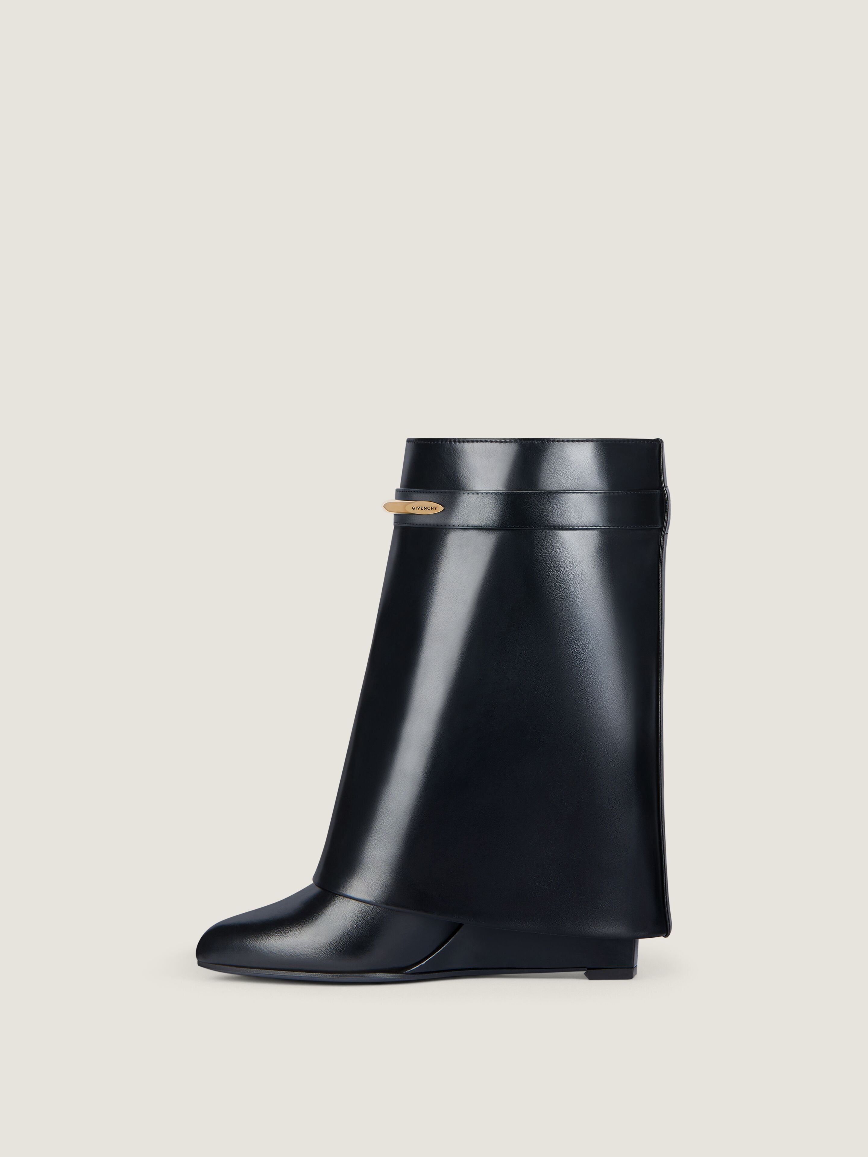 Shark Pinch ankle boots in leather in - black - BE605LE1J7-001