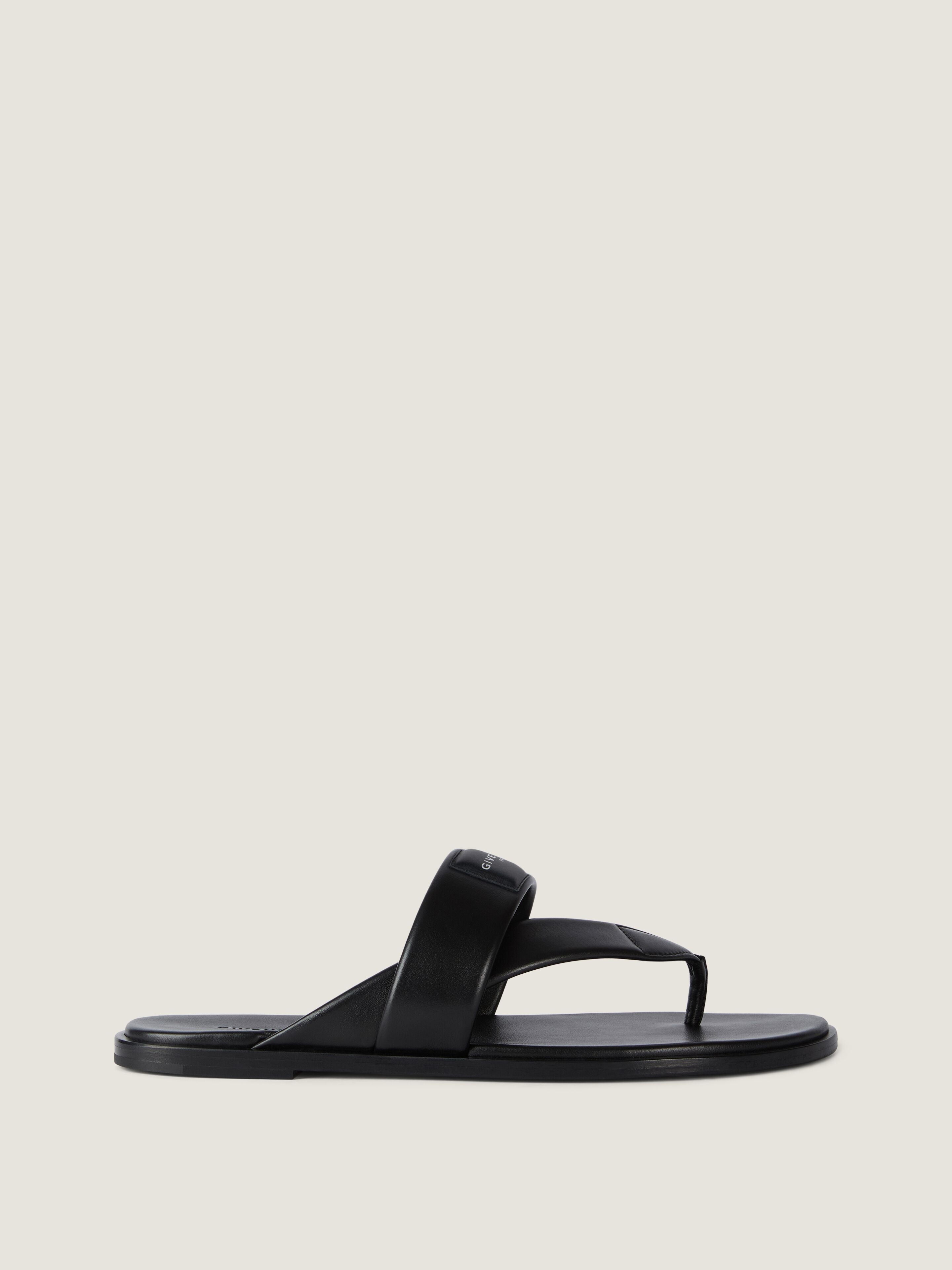 Givenchy Sandales Tongs Bay En Cuir In Black