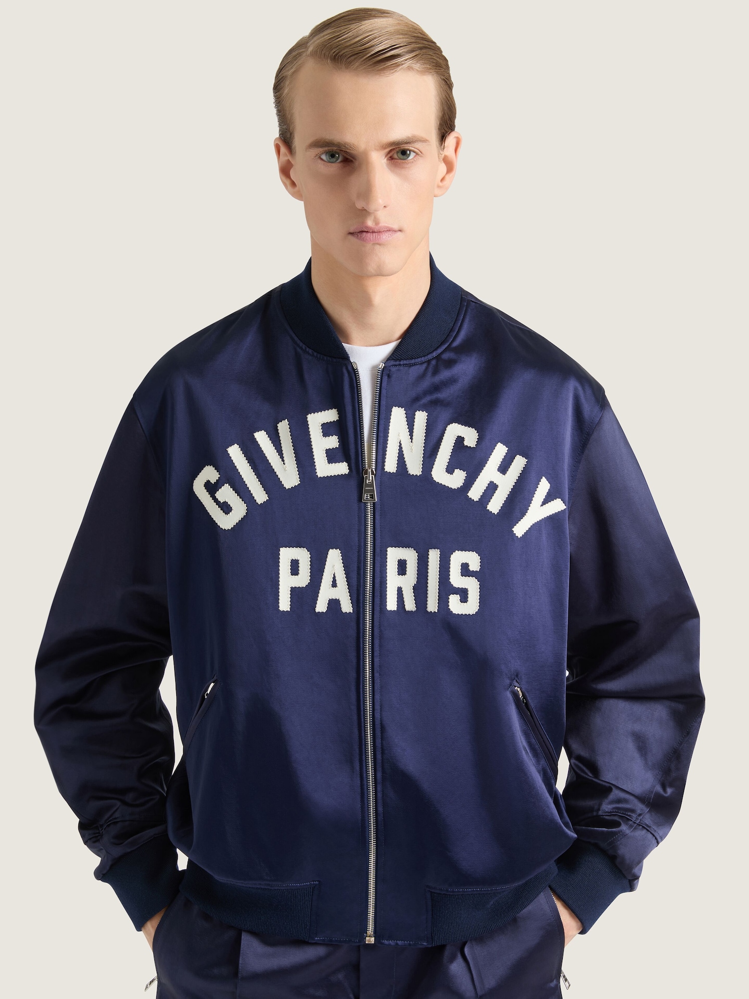クチュールシーム Givenchy Parisエンブロイドロゴ サテンボンバー 