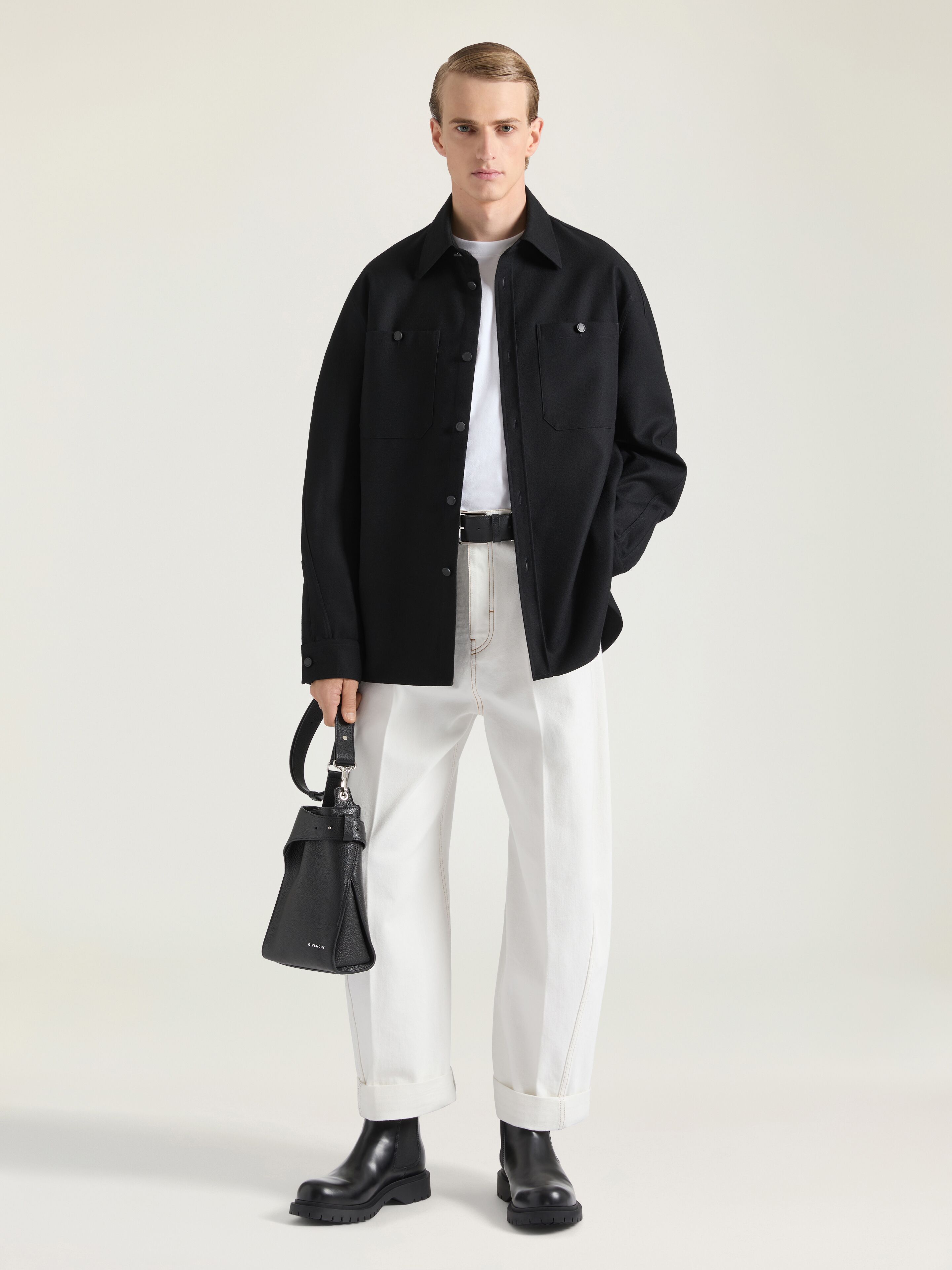 グラディウス ポータブル Small Belted Hobo bag in grained leather in - black