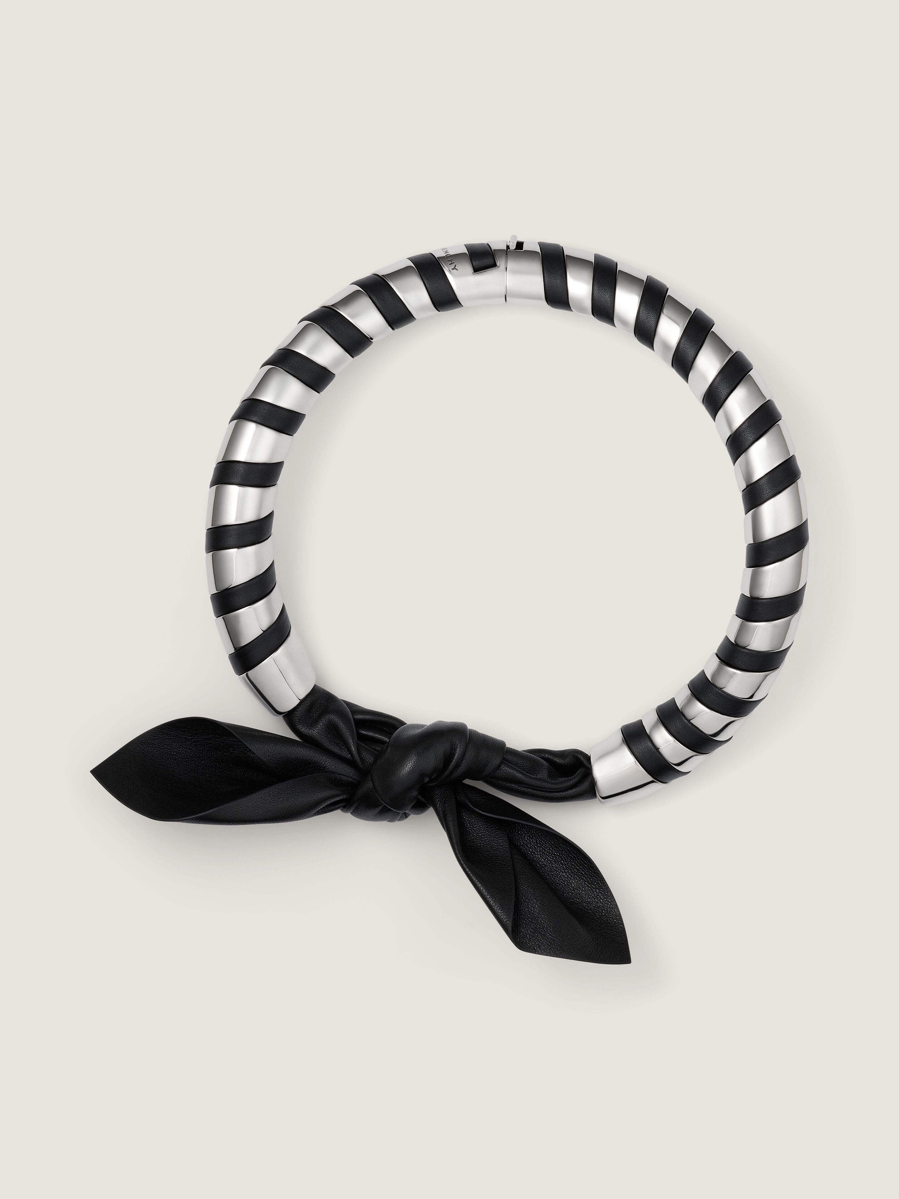 Givenchy Collier Torque Chain Bow En Métal Et Cuir