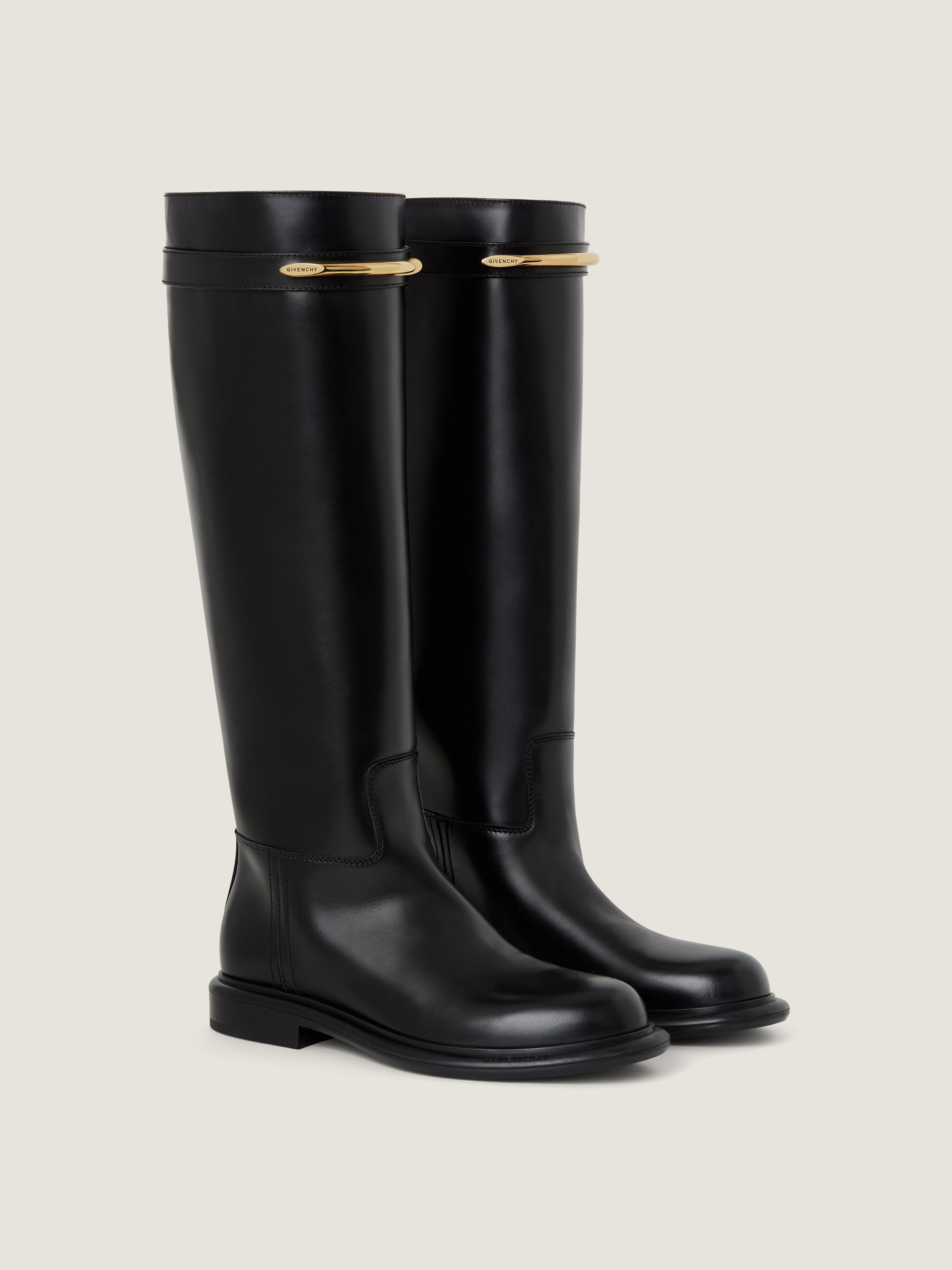 Pinch flat boots in leather in - black - BE7044E1J7-001 | Givenchy US