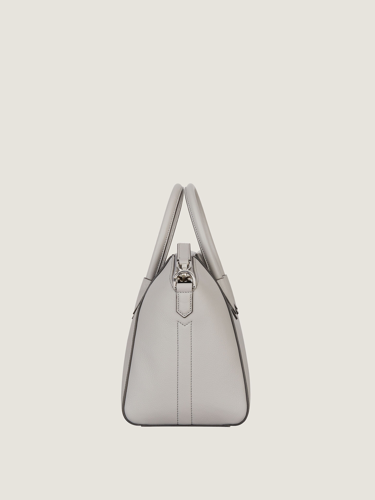 Mini Antigona bag in grained leather in - pearl grey 2 