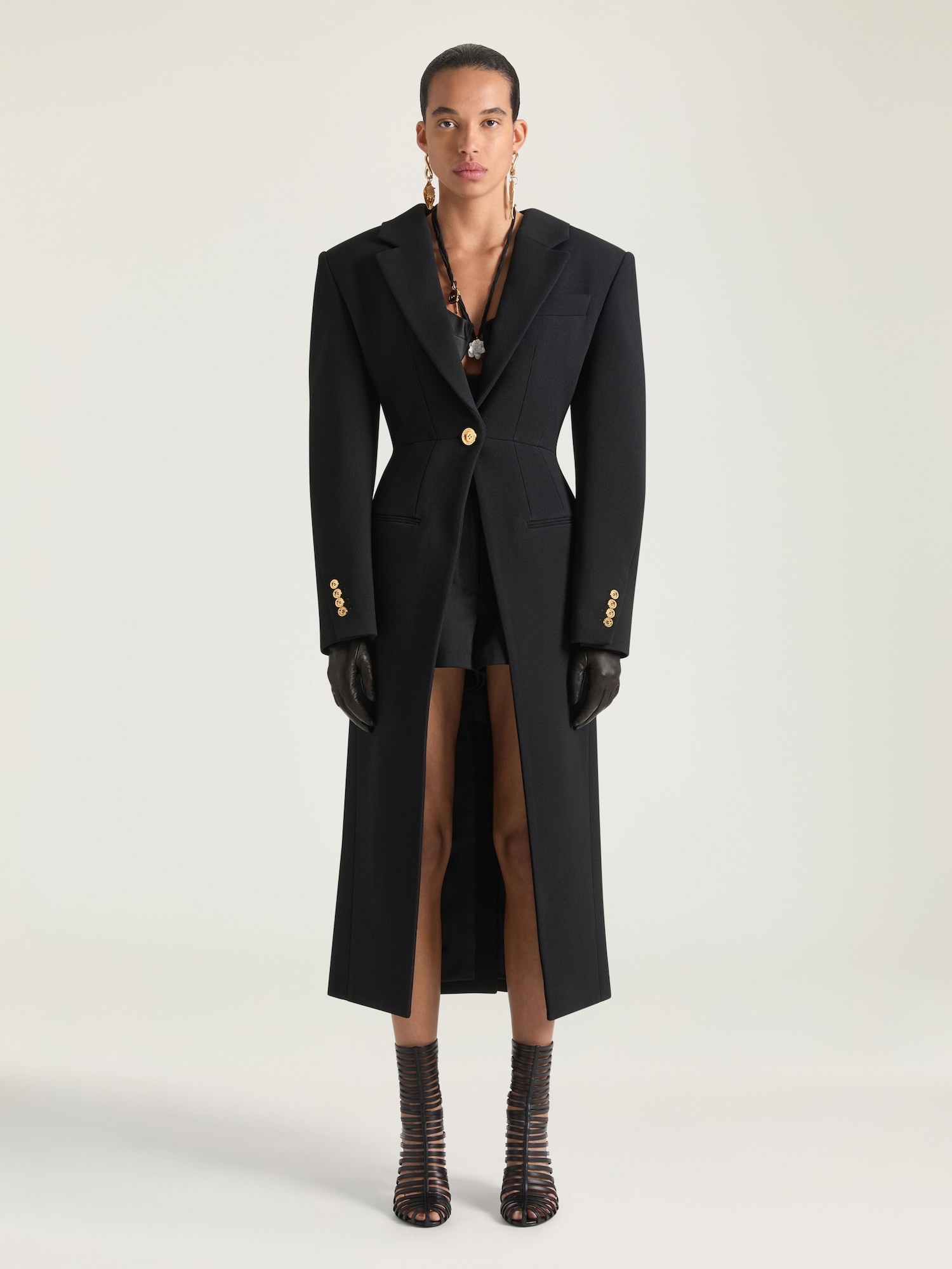 Slashed coat in wool