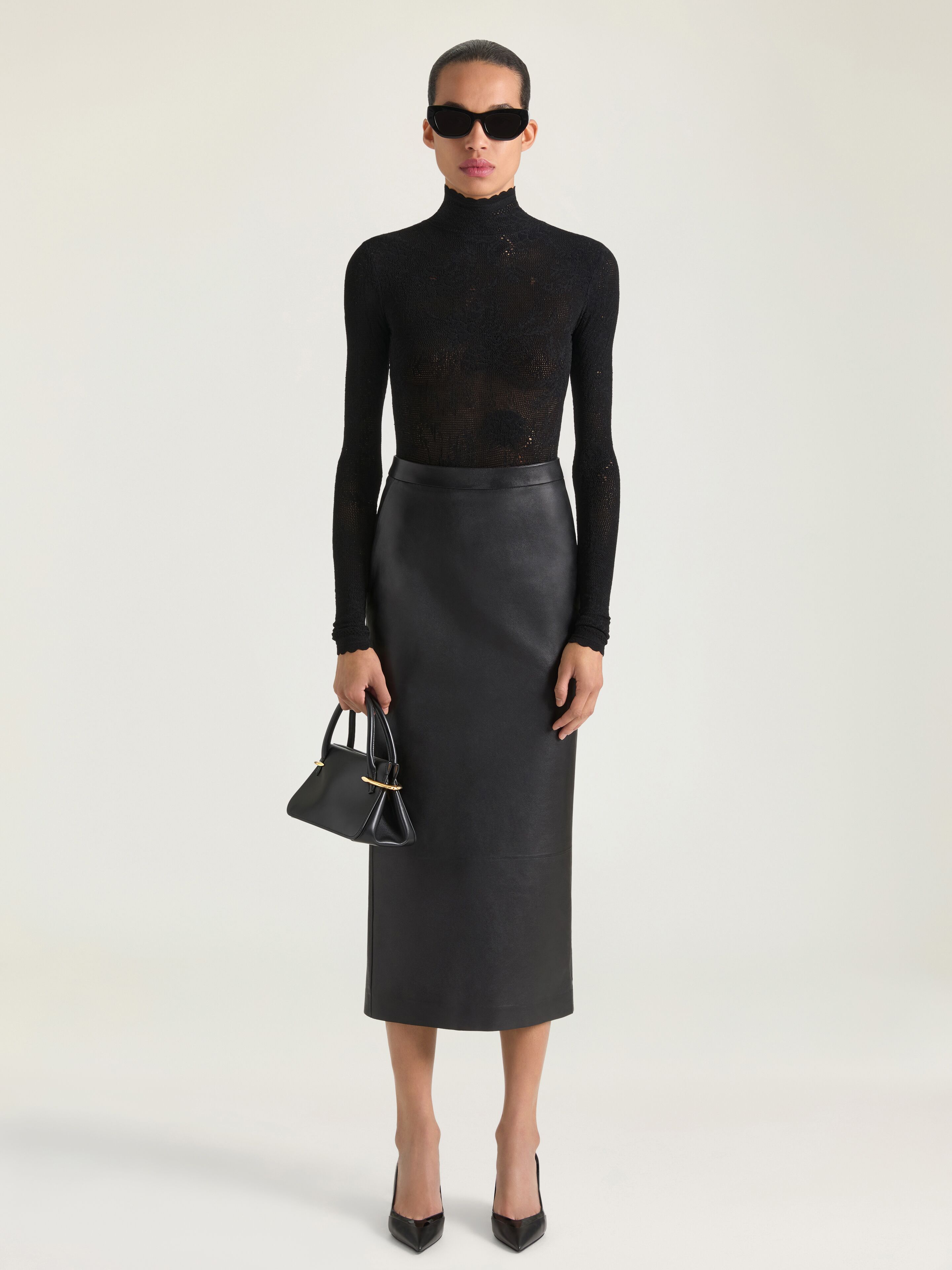 Spiky slingbacks in leather in - black - BE4054E2G1-001 | Givenchy US