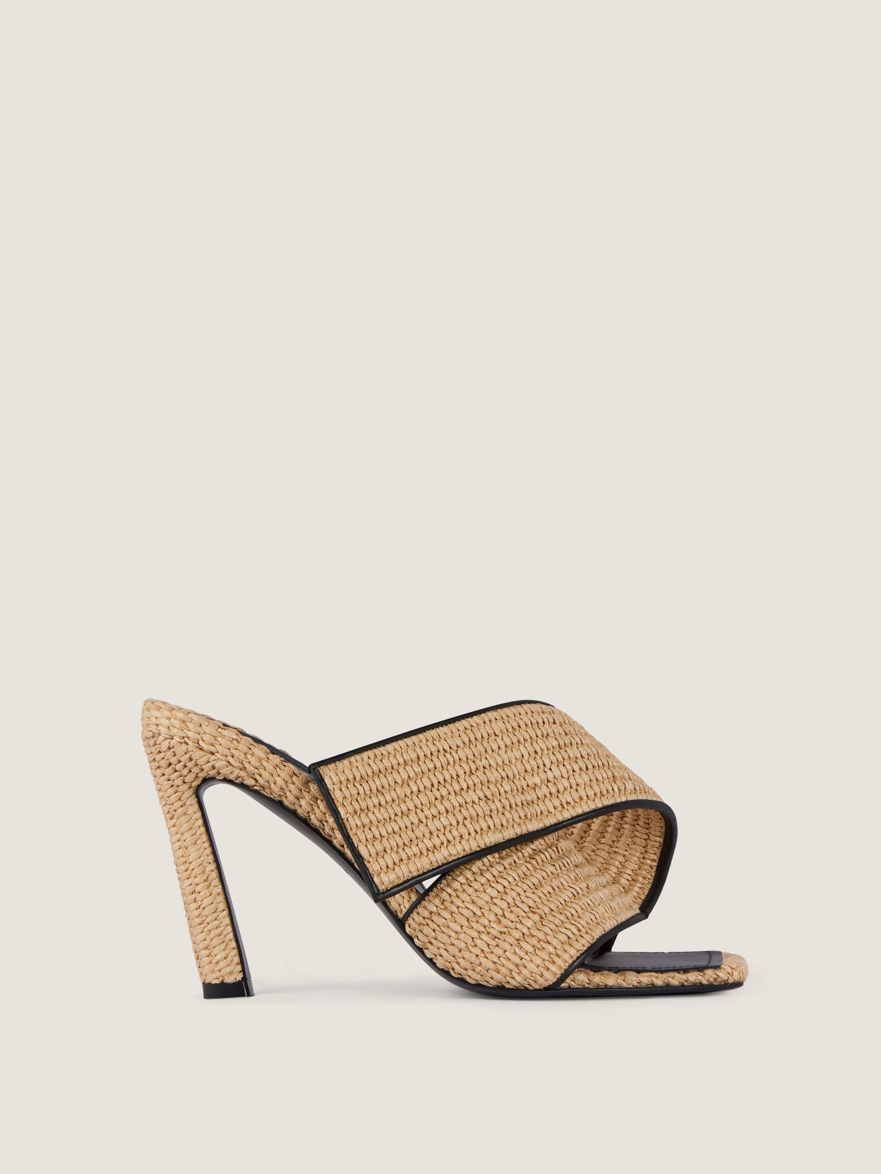 Givenchy Mules À Talons Sliced Square Effet Raphia In Neutral
