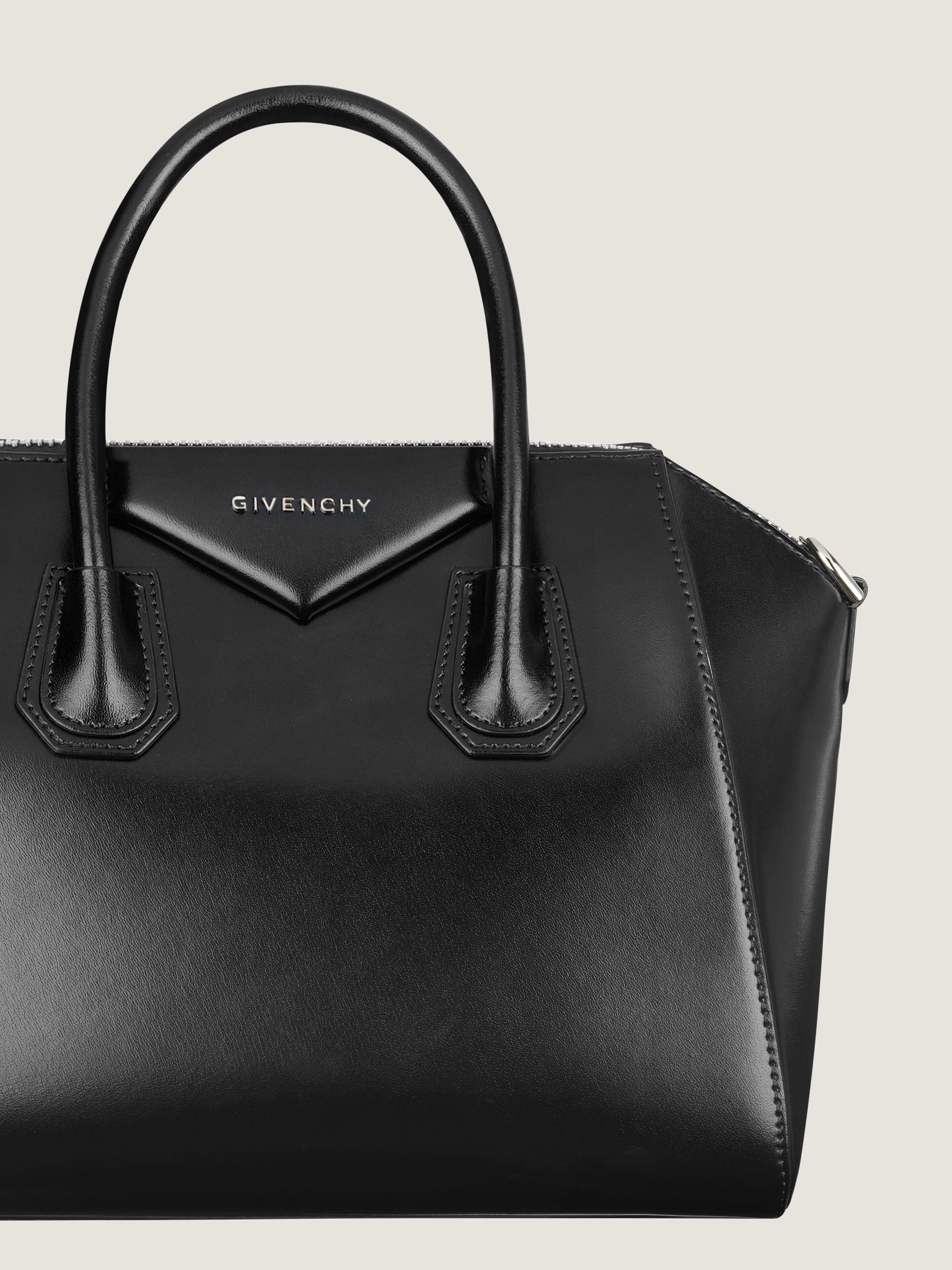 バッグ Givenchy antigona BAG Small Antigona bag in Box leather in - black | Givenchy US