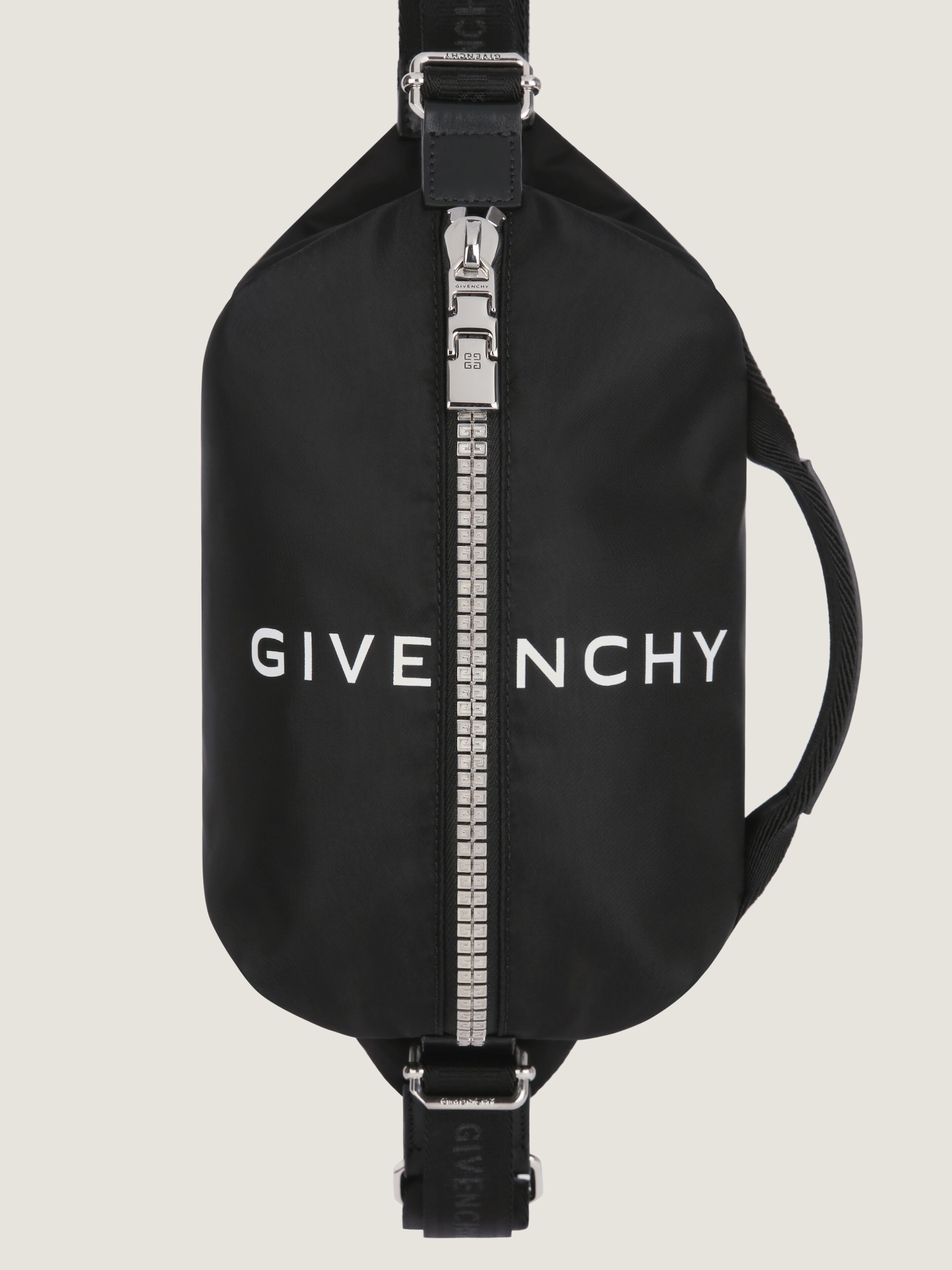 GIVENCHY ブラック ボディバッグ - メルカリ