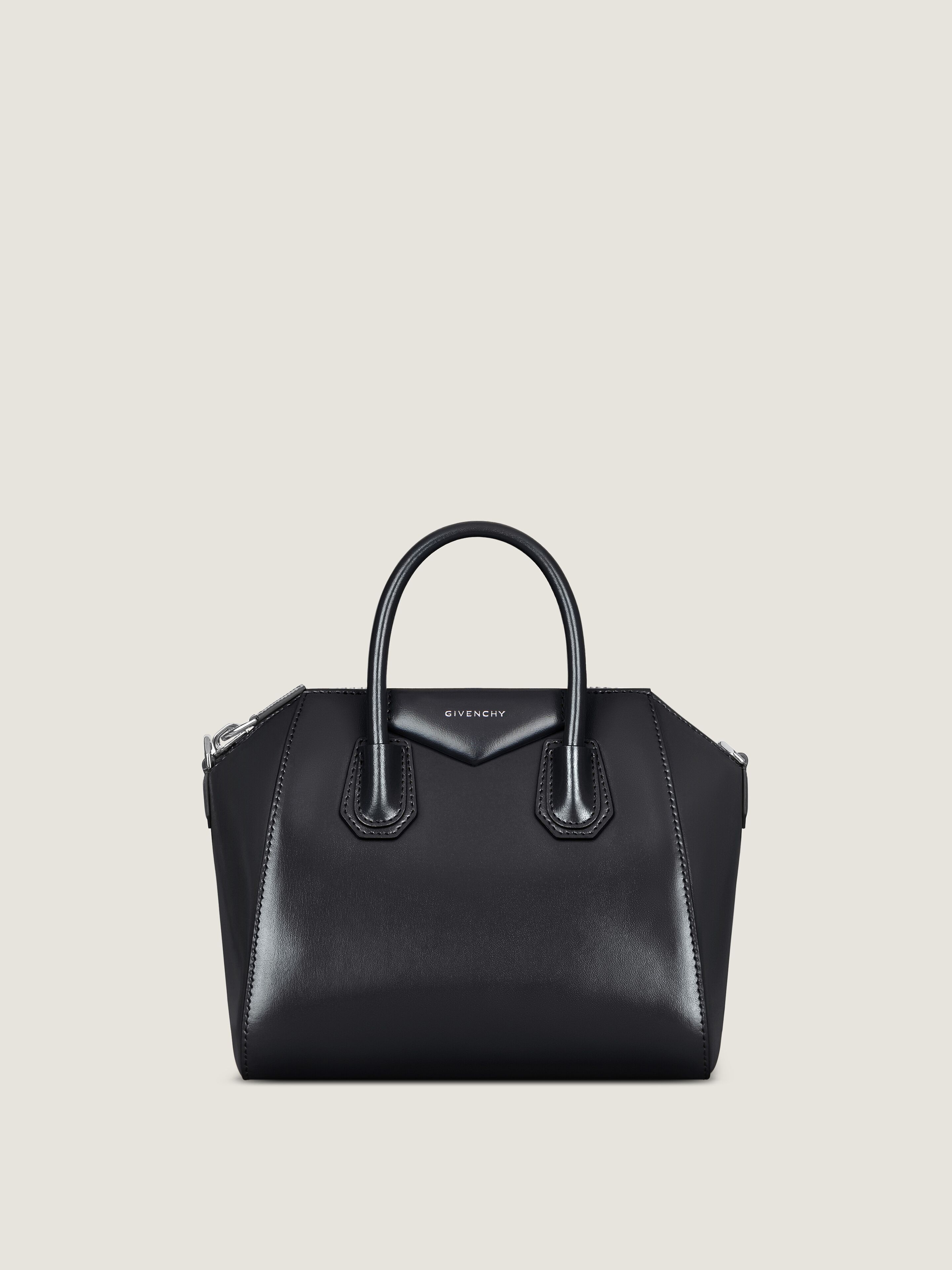 Small Antigona bag in Box leather in - black - BB5149B1R0-001