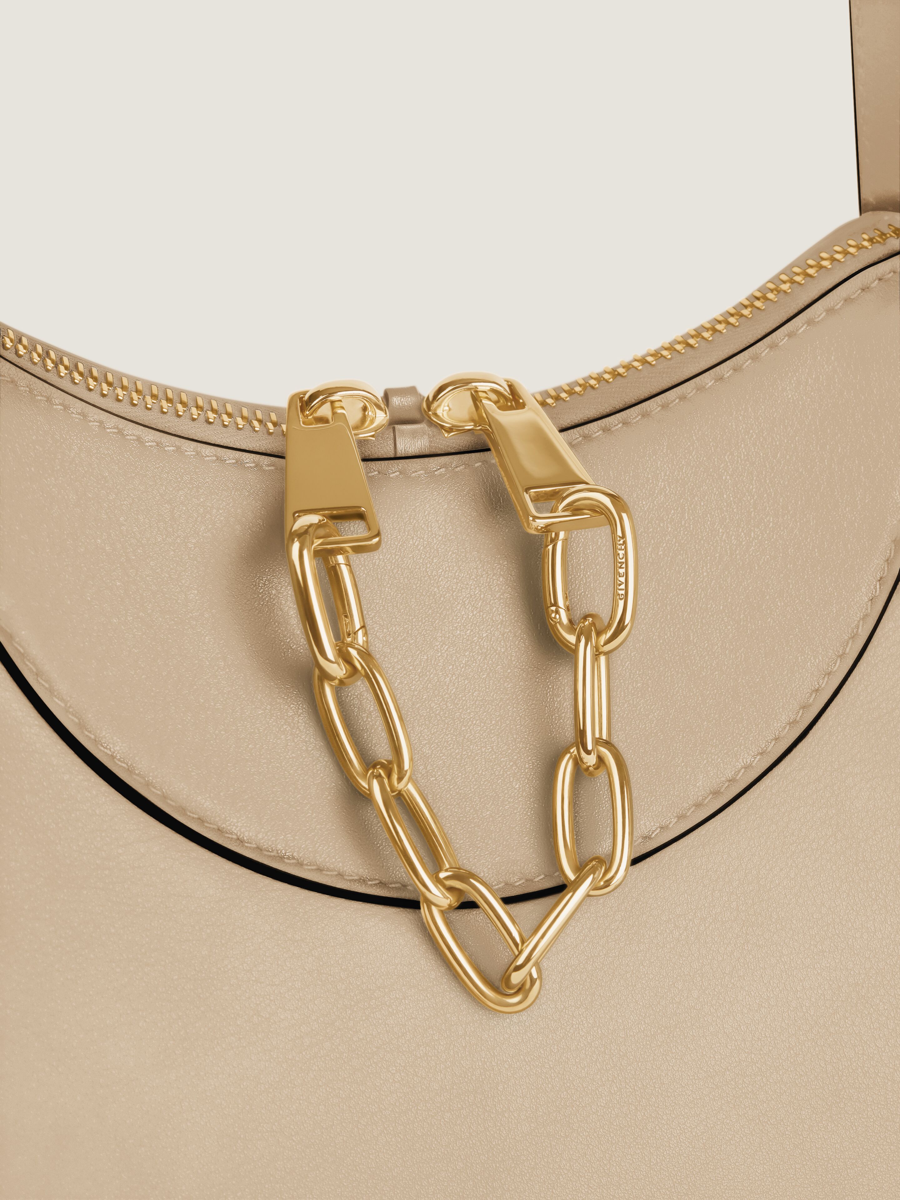 Medium The Snatch bag in grained leather in - dune - BB516SB2DK