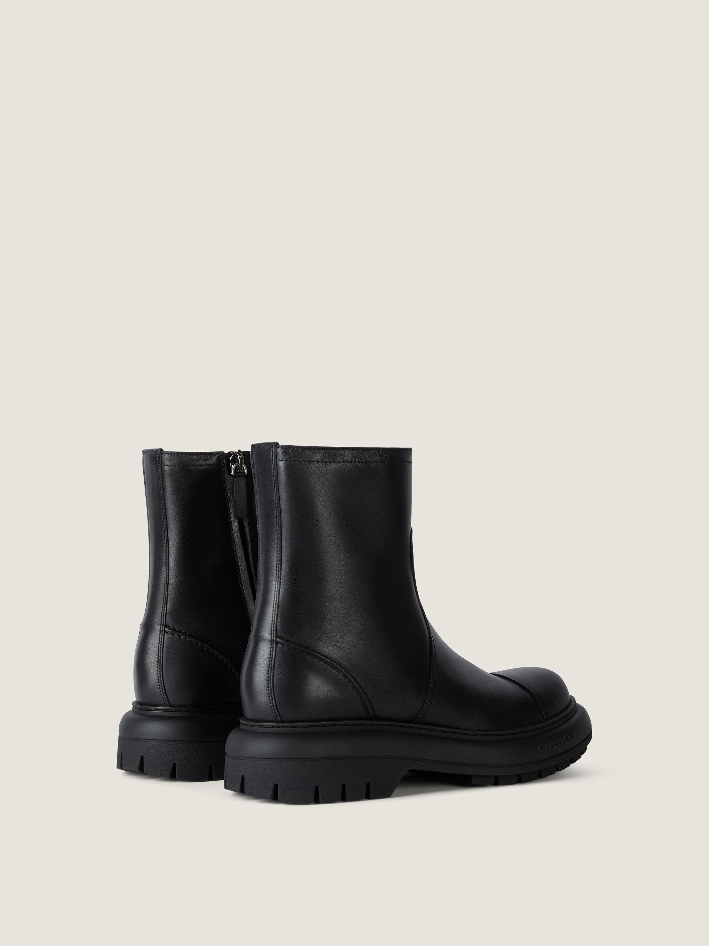 バイカーブーツ ブラック レザー GIVENCHYカーゴ レザー バイカーブーツ - ブラック BH6057H1Y5-001