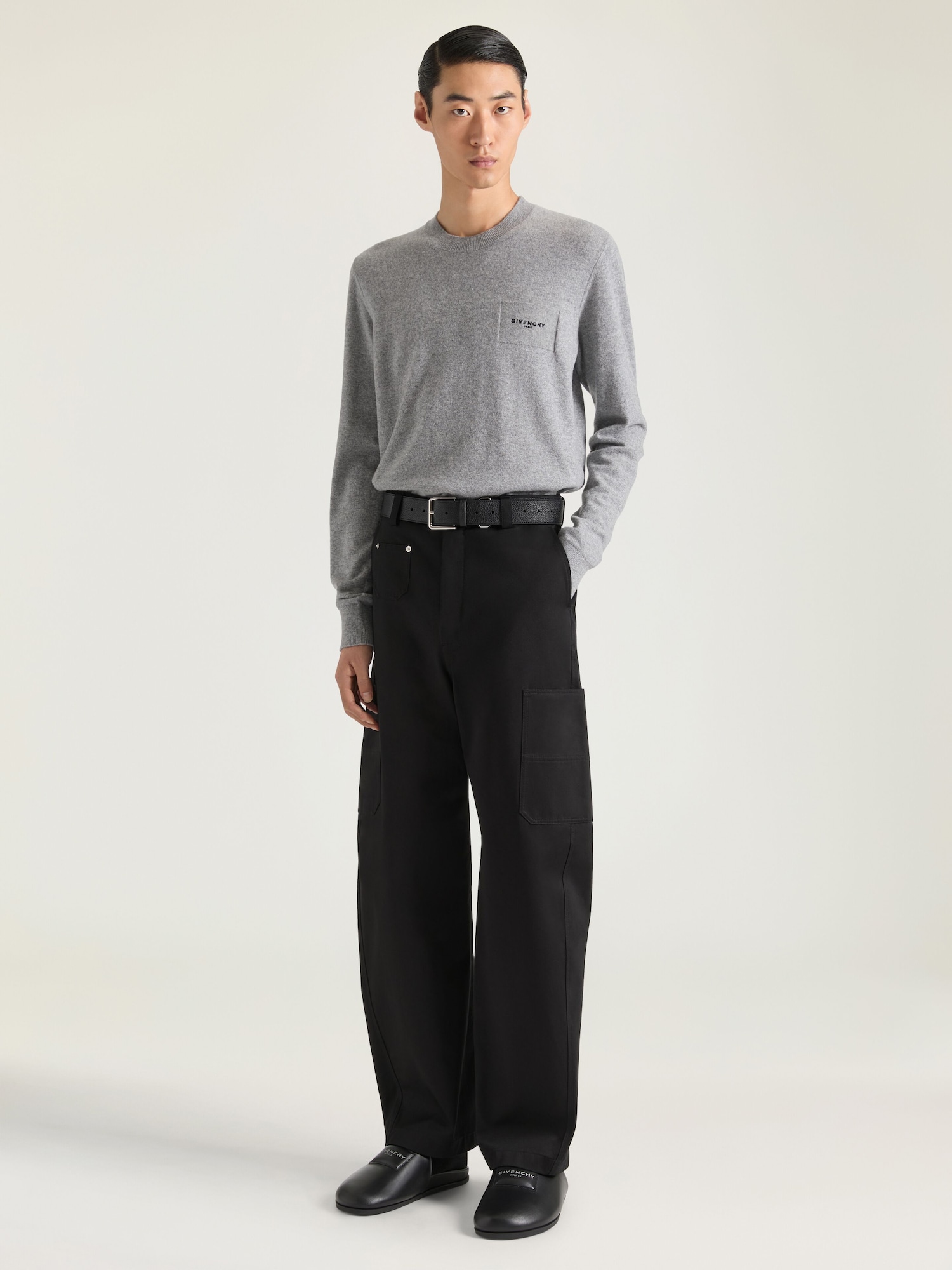 Sweater in wool and cashmere embroidered GIVENCHY Paris