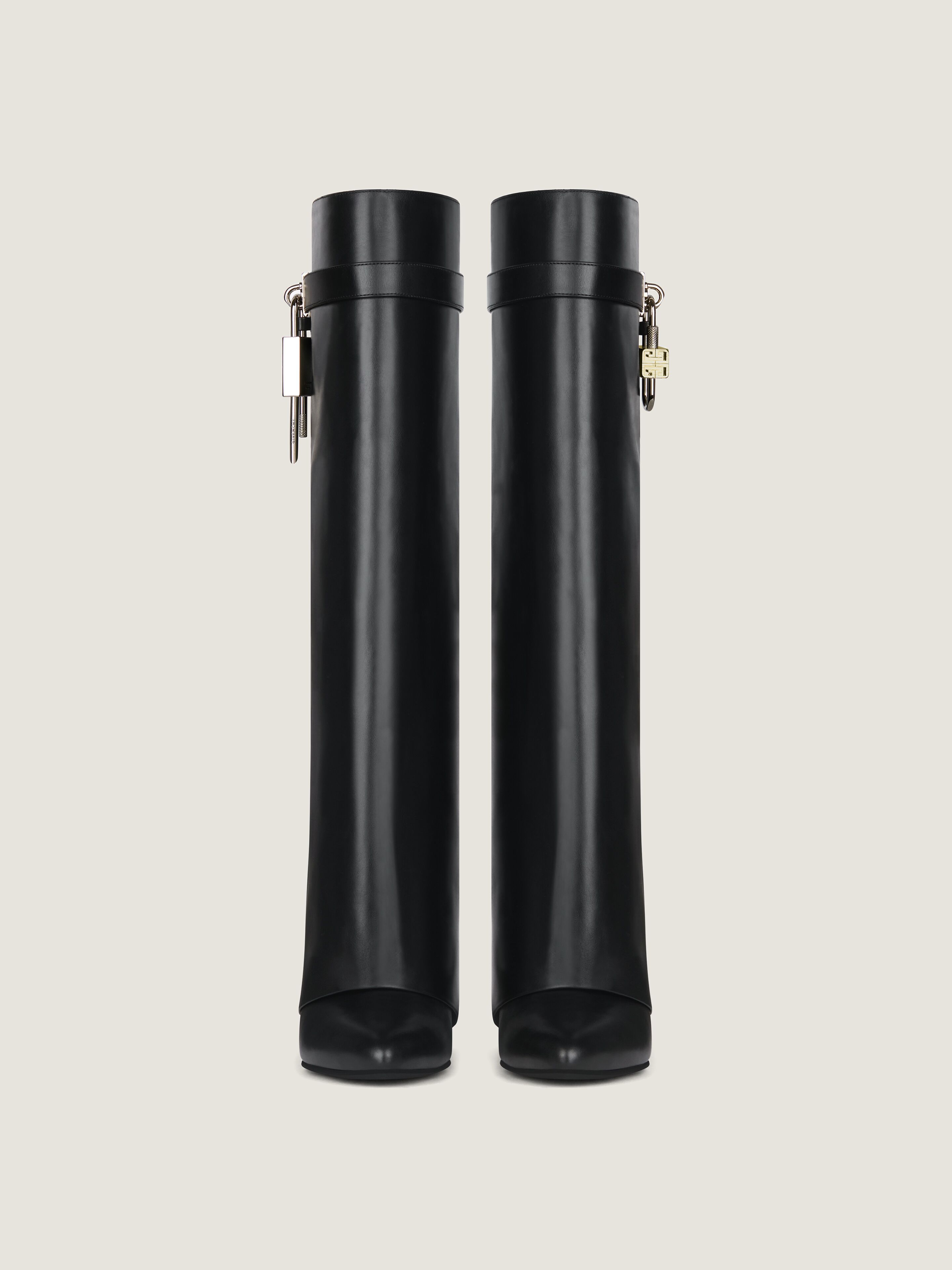 Shark Lock boots wide fit in leather in - black black
