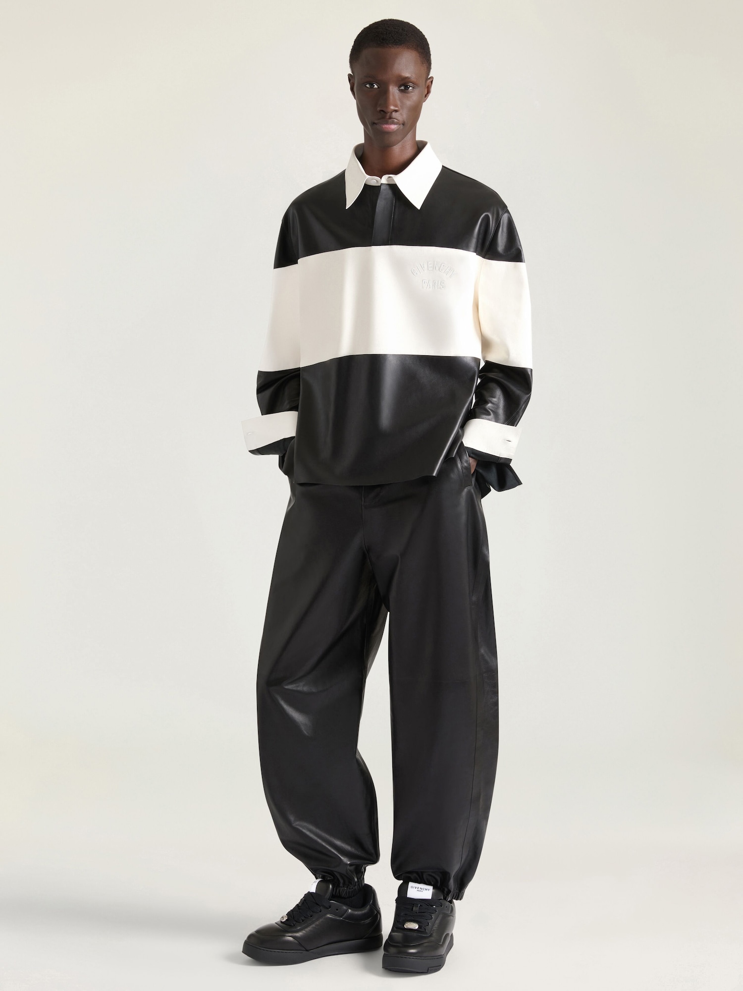 Givenchyパフィヤード ナッパレザー スニーカー - ブラック BH00B7H1YM 