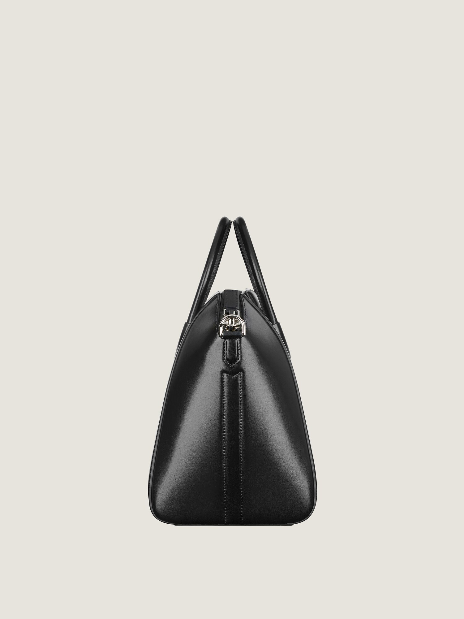 Medium Antigona bag - ブラック | GIVENCHY JP