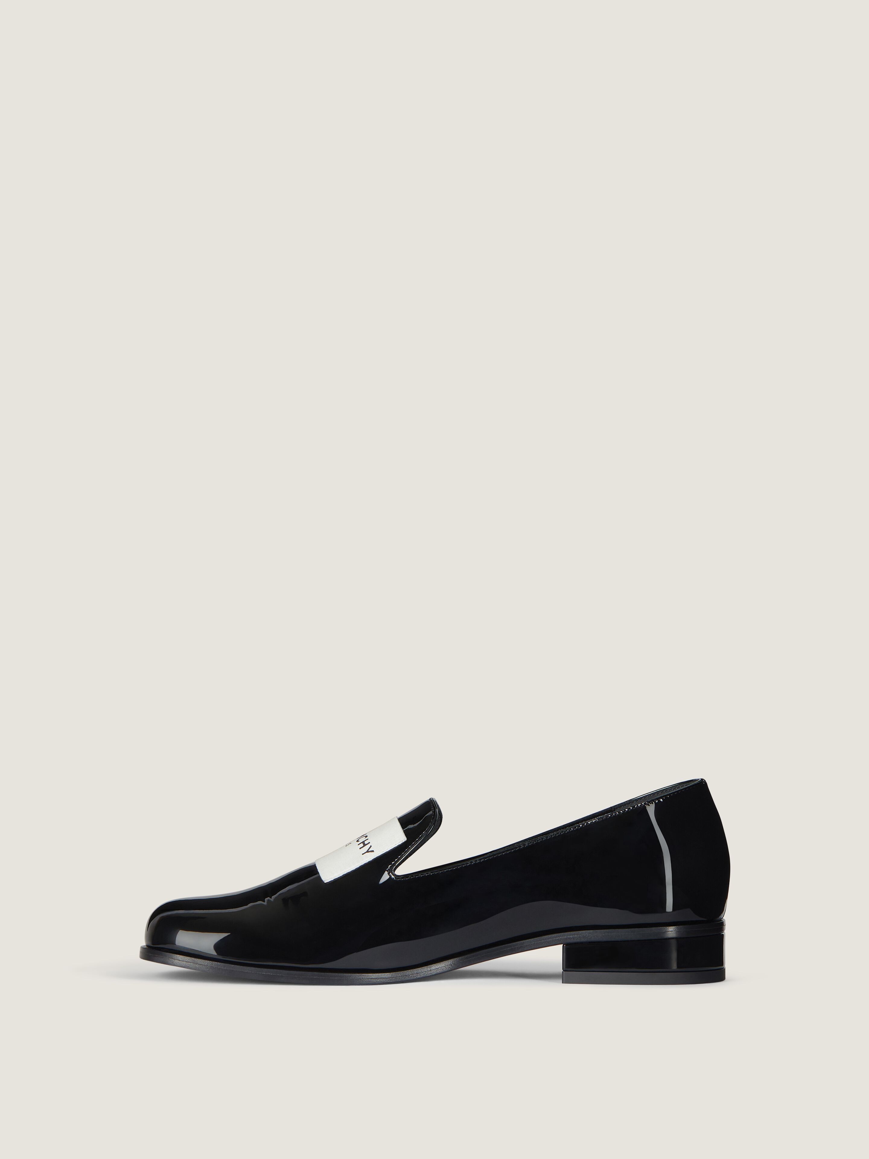 ローファー・オックスフォード GIVENCHY Women Laced up Shoes BE201VE1WE 001 BLACK Tux loafers in patent leather in - black | Givenchy US