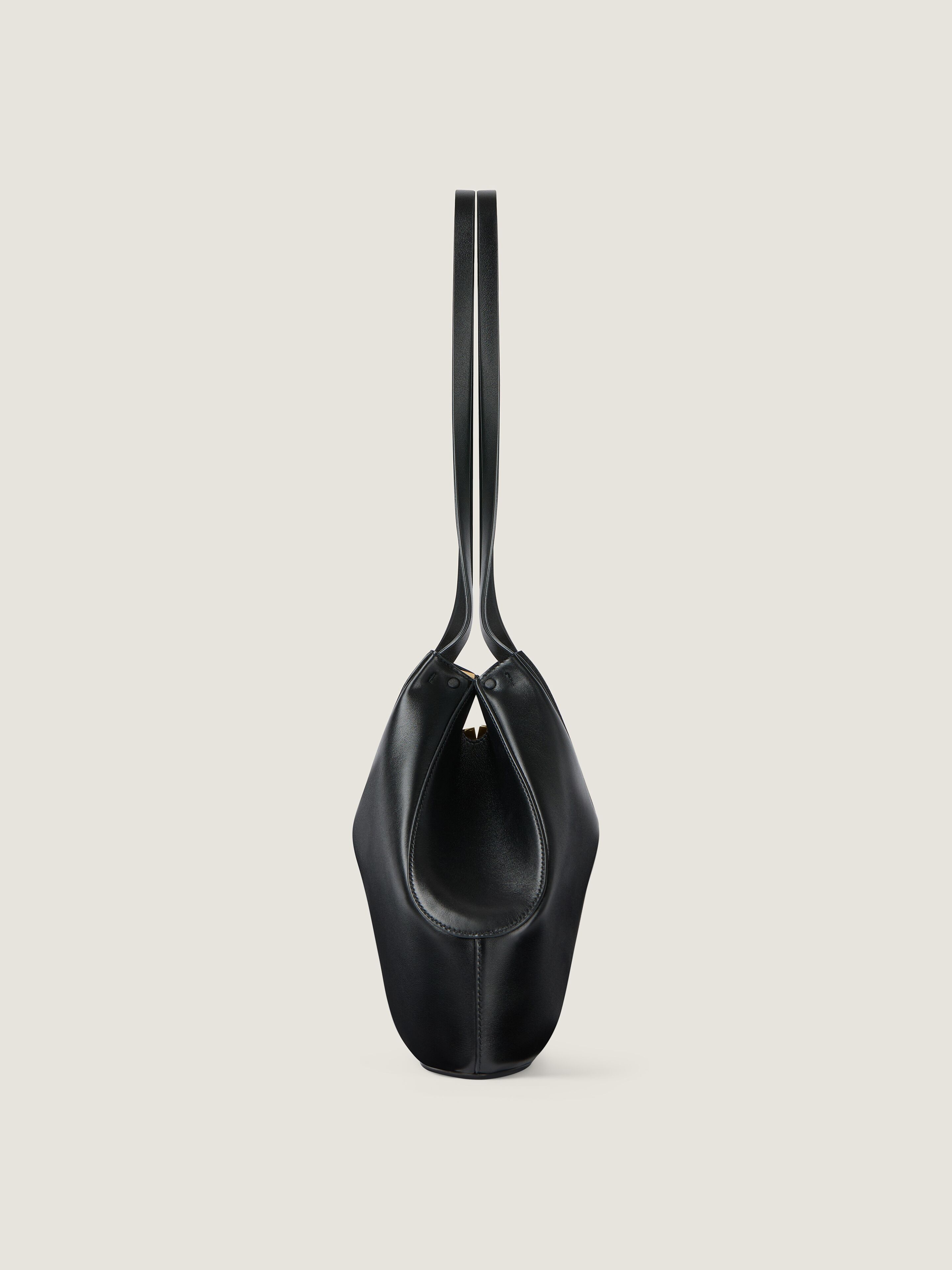GIVENCHY ブラック ビジネスバッグ Small Facet tote bag in grained leather in - black - BB516PB2DK