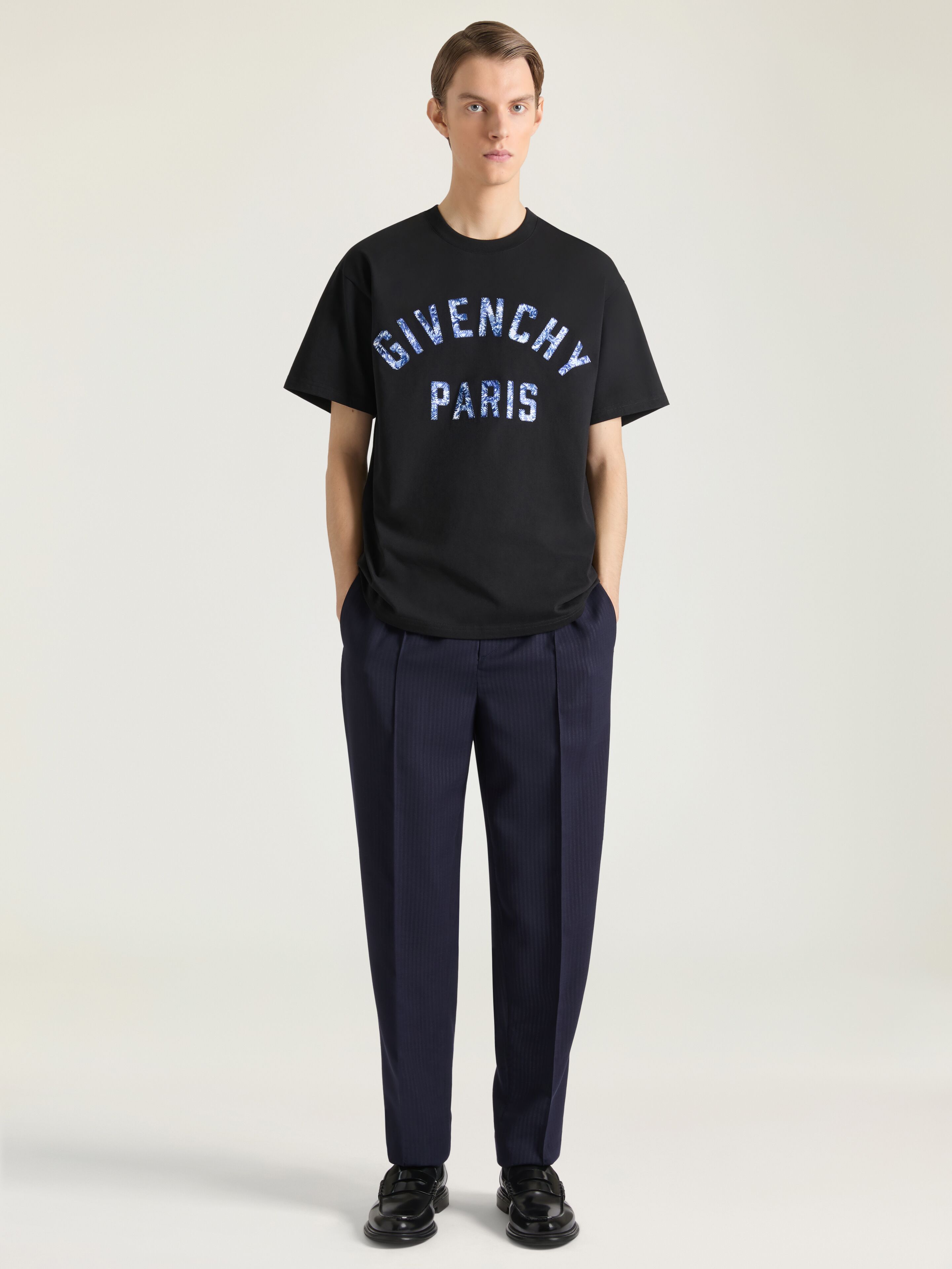 T-shirt in cotton Givenchy Paris Pompom embroidery in - black/blue
