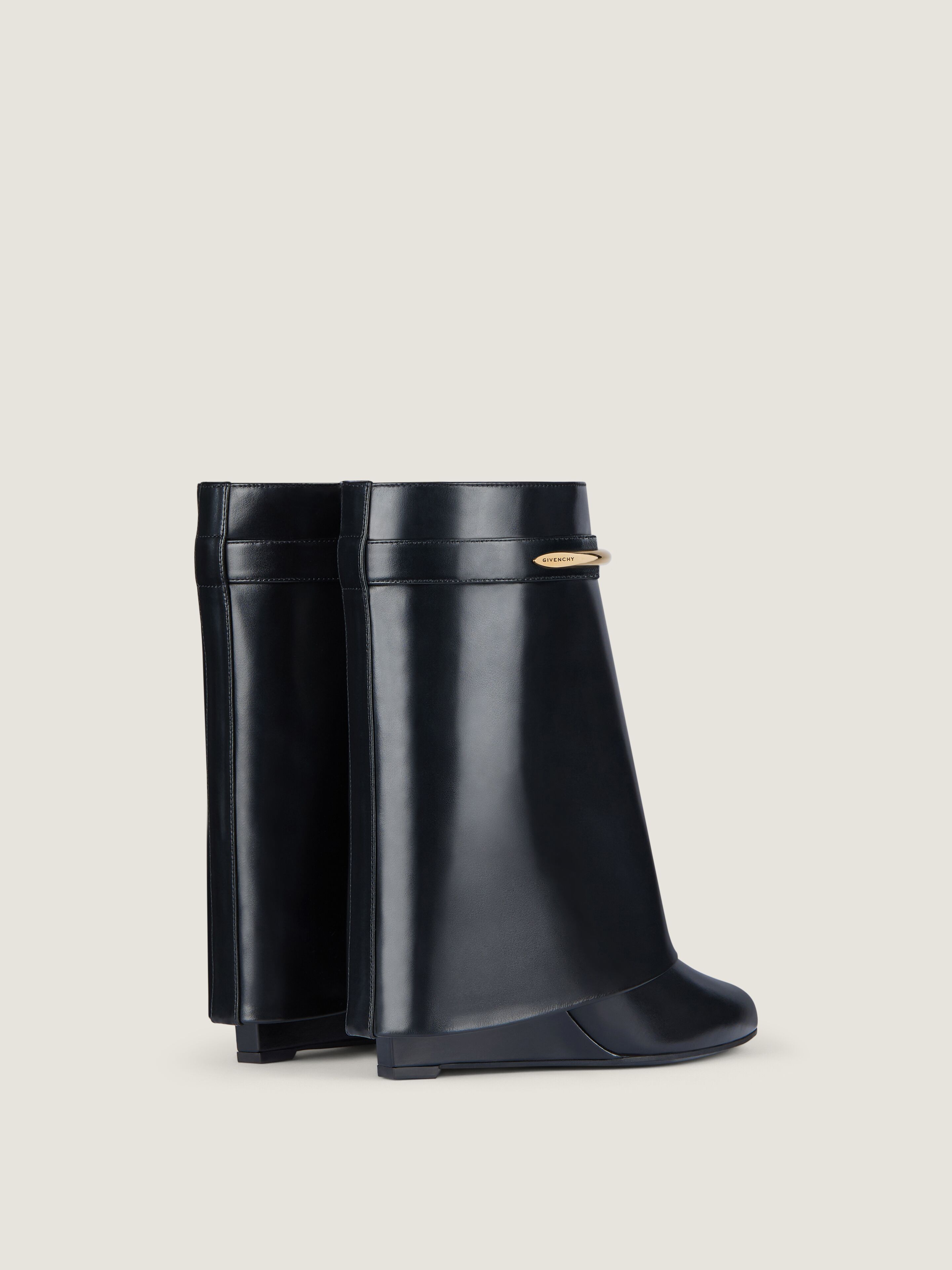 Shark Pinch ankle boots in leather in - black - BE605LE1J7-001