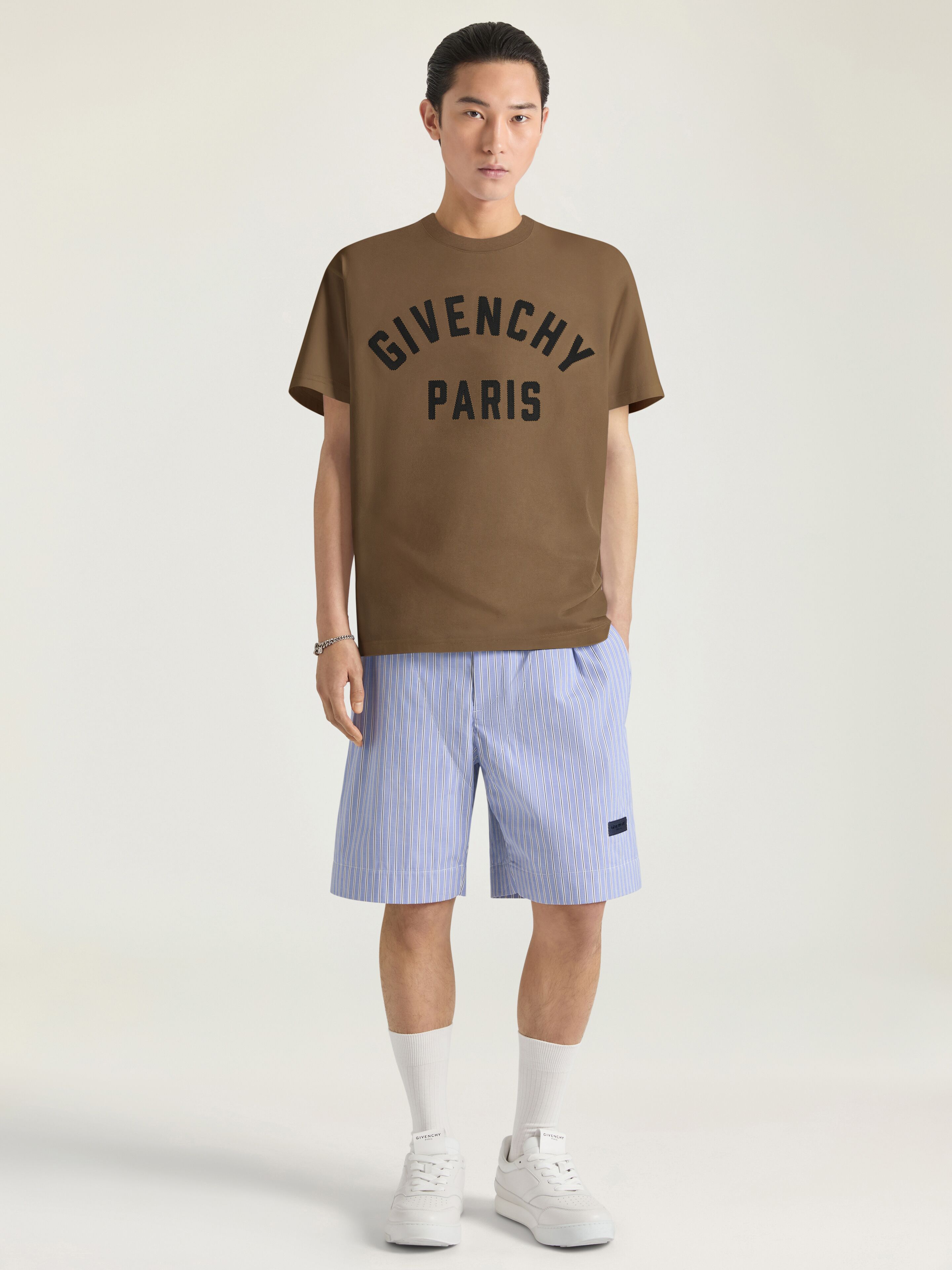 T-shirt in cotton with Givenchy Paris embroidery in - army beige