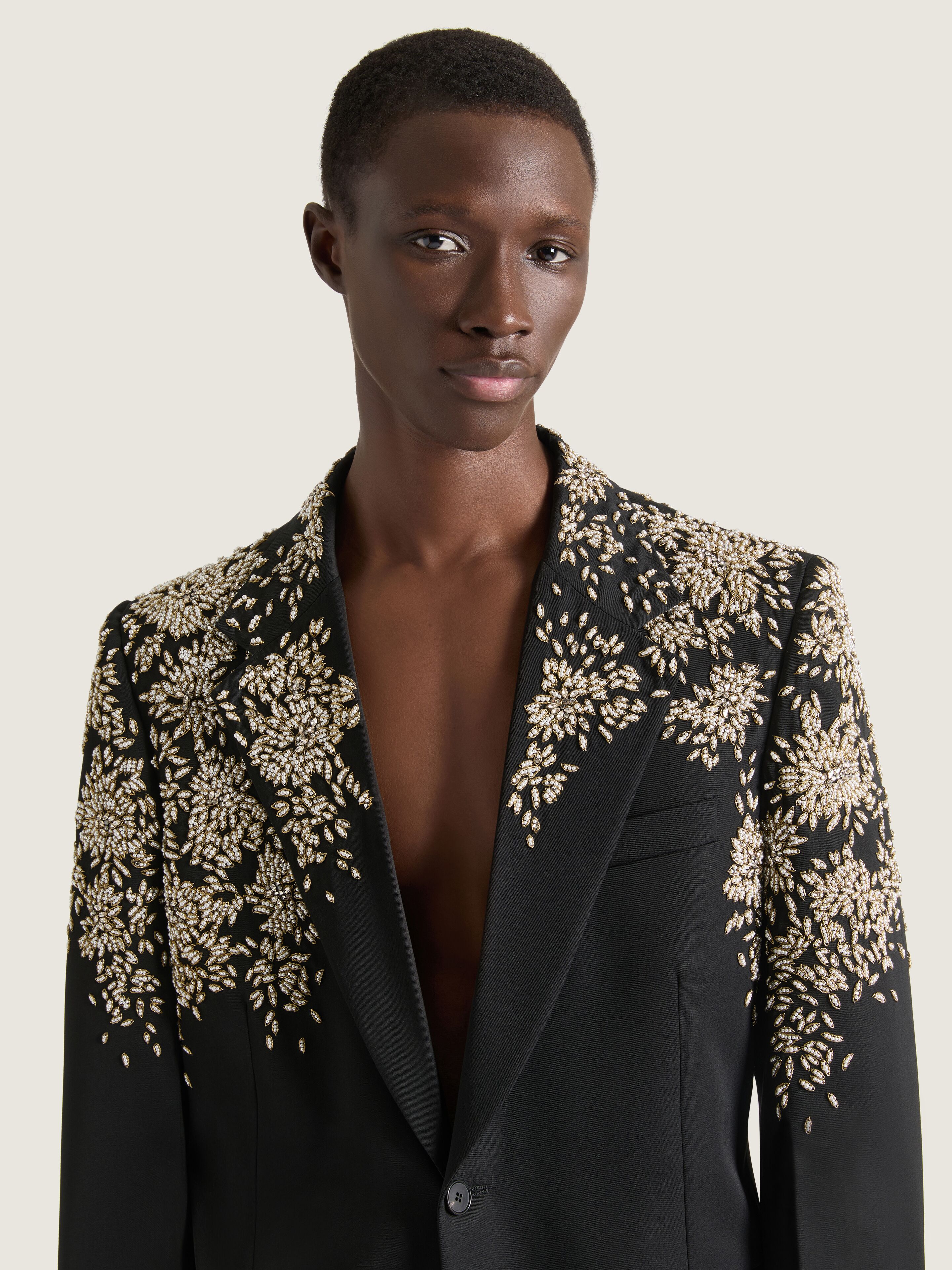 Single-breasted regular jacket in wool with pearls in - black