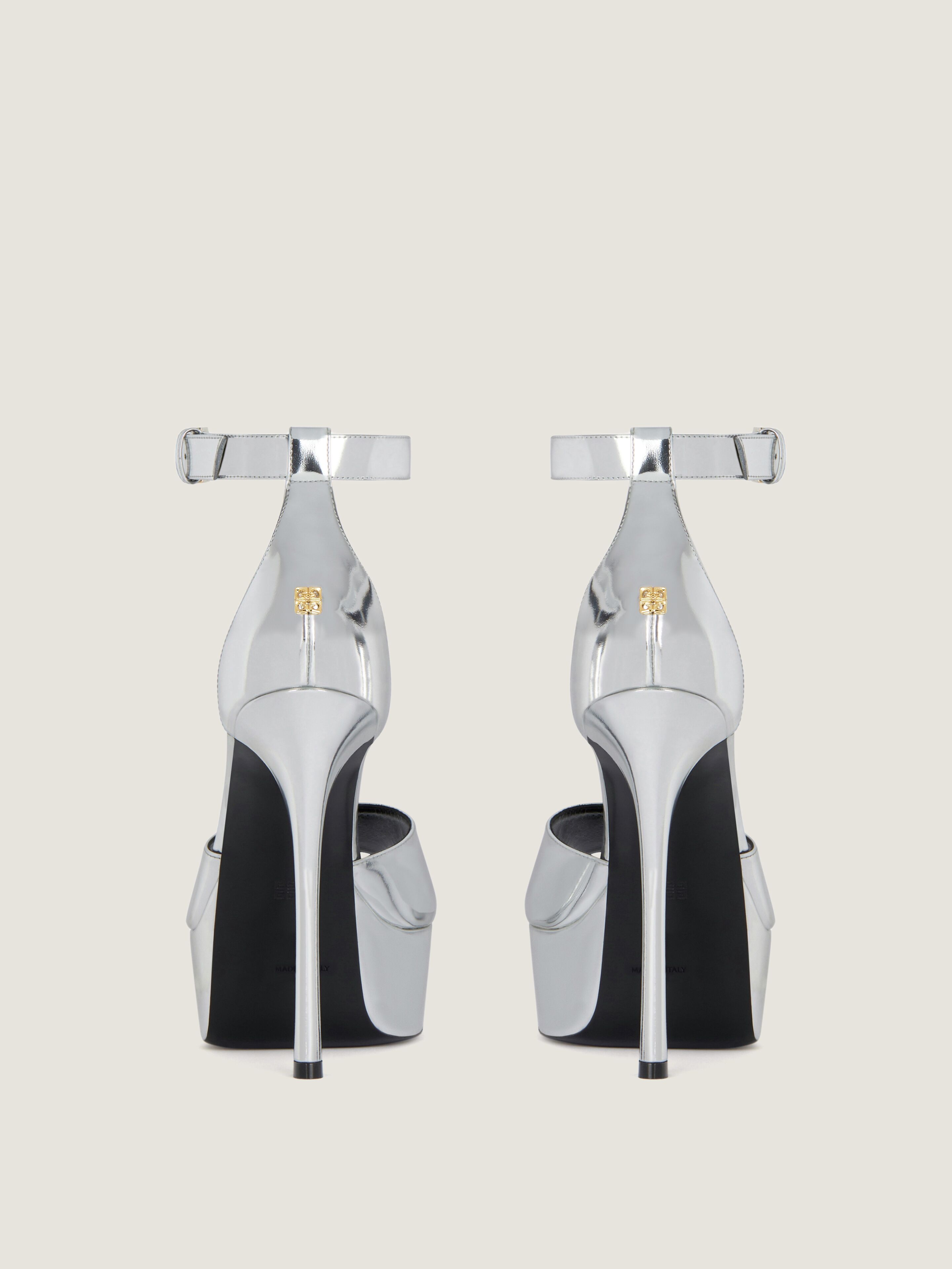 【即発】GIVENCHY★ロゴピアス 4G earrings in metal in - silvery | Givenchy US