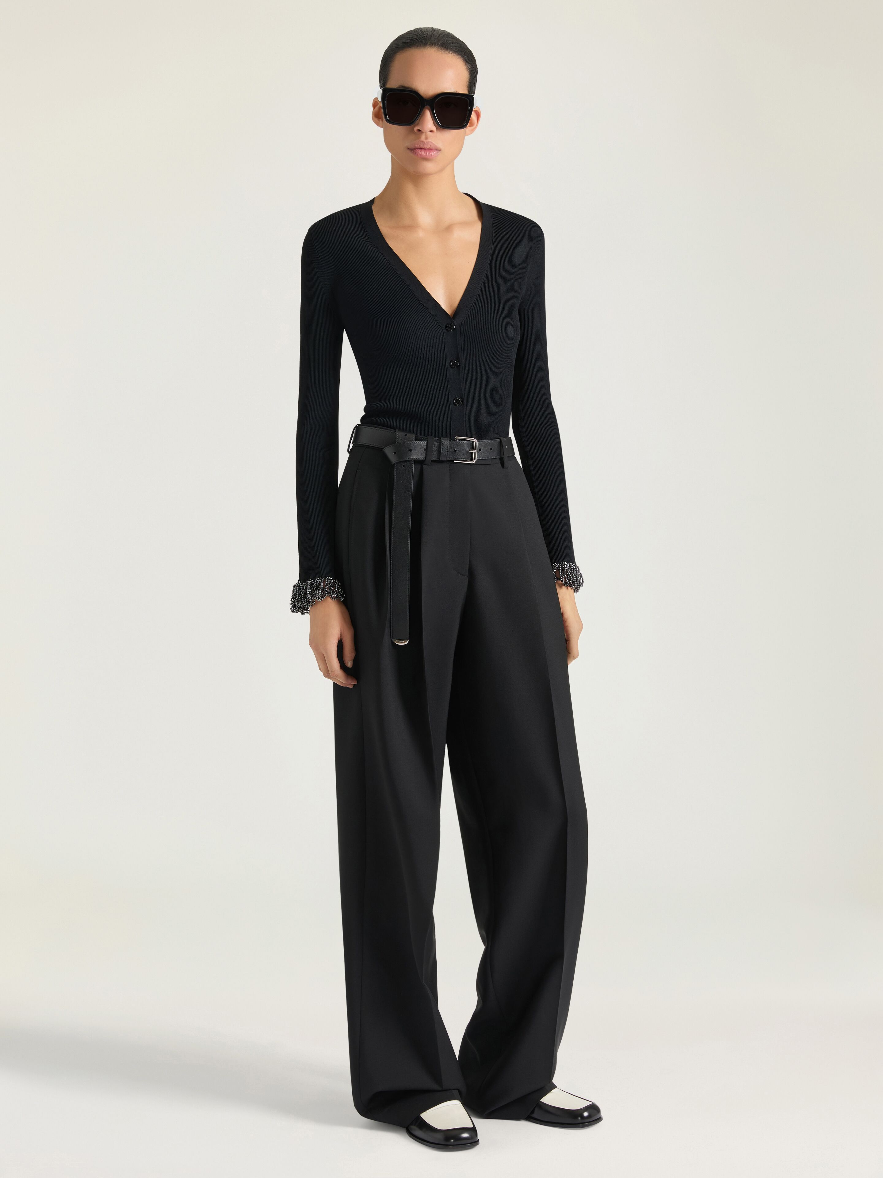 Cardigan in knit with embroidered pearls in - black - BWK01D4ZU4
